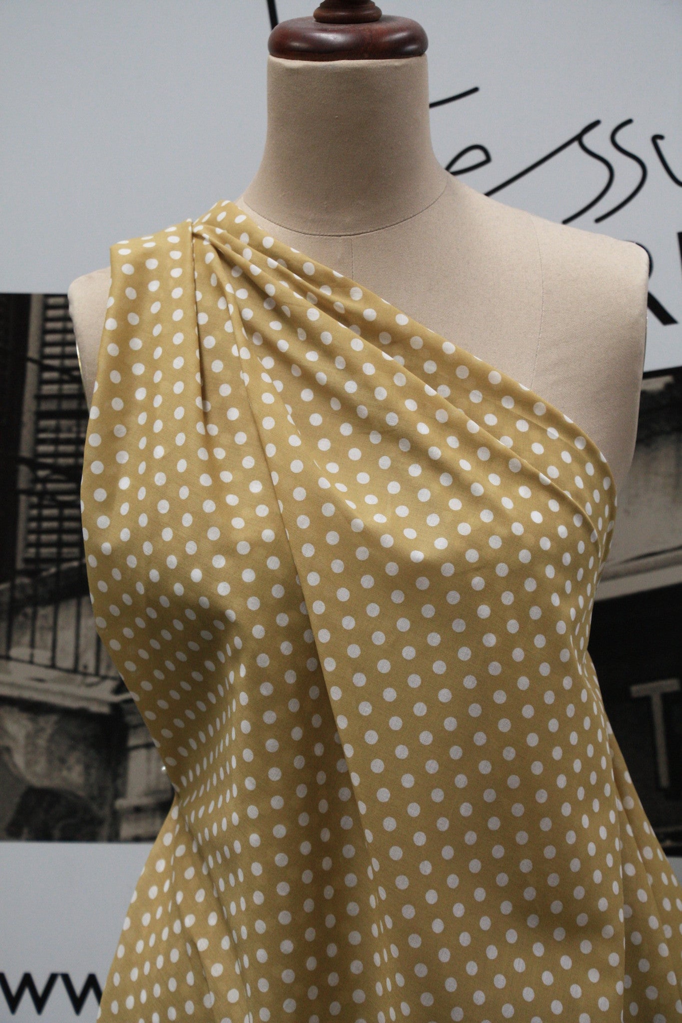 Antica Cotton Voile Fabric - Soft, Lightweight & Breathable Material for Dresses, Curtains & DIY Crafts