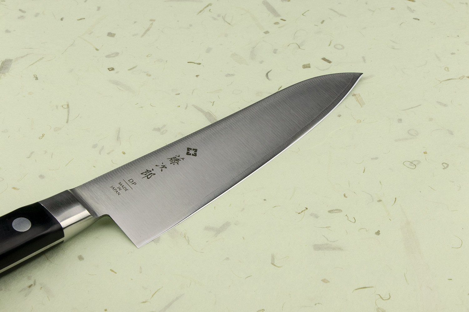 TOJIRO CLASSIC Gyuto 180mm Japanese Chef Knife - High Carbon Stainless Steel Blade for Professional Cooking, Slicing, and Dicing - Perfect for Home Chefs and Culinary Enthusiasts