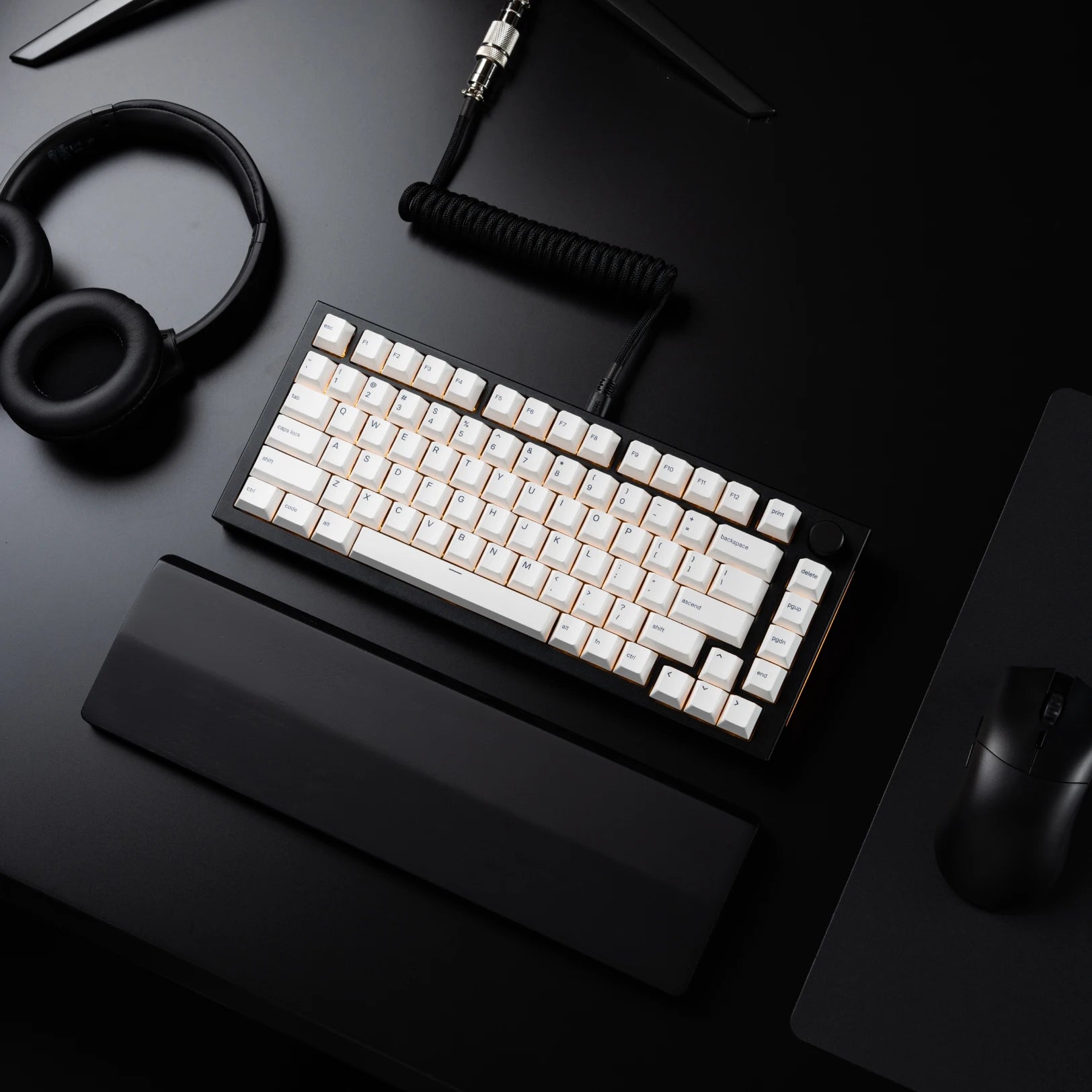 GMMK PRO 75% Mechanical Gaming Keyboard - Hot-Swappable RGB Backlit Wired Keyboard for PC & Mac - Perfect for Gaming, Typing & Office Work