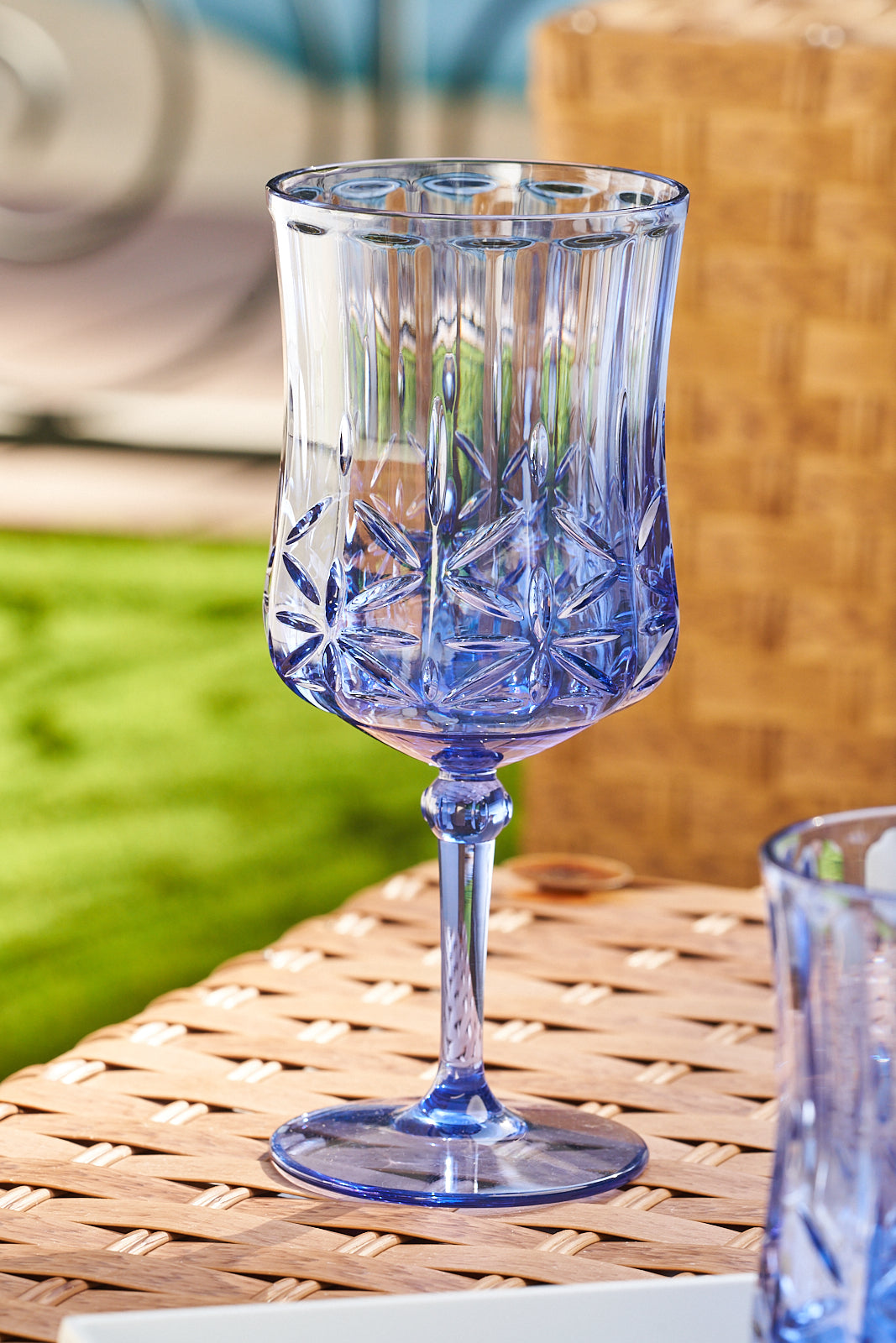 Elegant Blue Wine Glass Set - 16 Oz Classic Stemmed Glasses for Red & White Wine - Perfect for Dinner Parties, Weddings & Home Entertaining