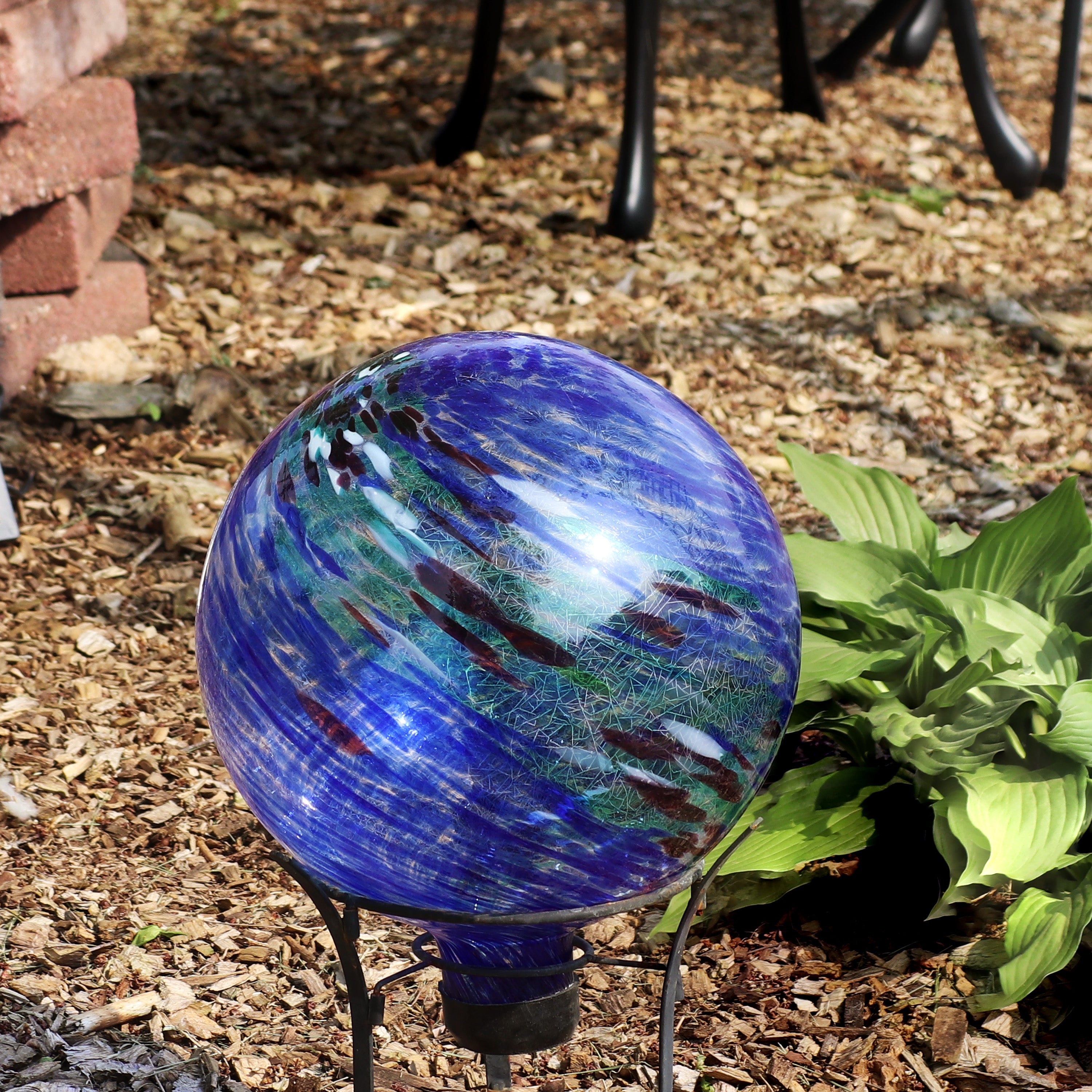 Sunnydaze 10-Inch Outdoor Glass Gazing Globe - Reflective Garden Decor for Patio, Yard & Landscaping - Perfect for Meditation Spaces & Zen Gardens