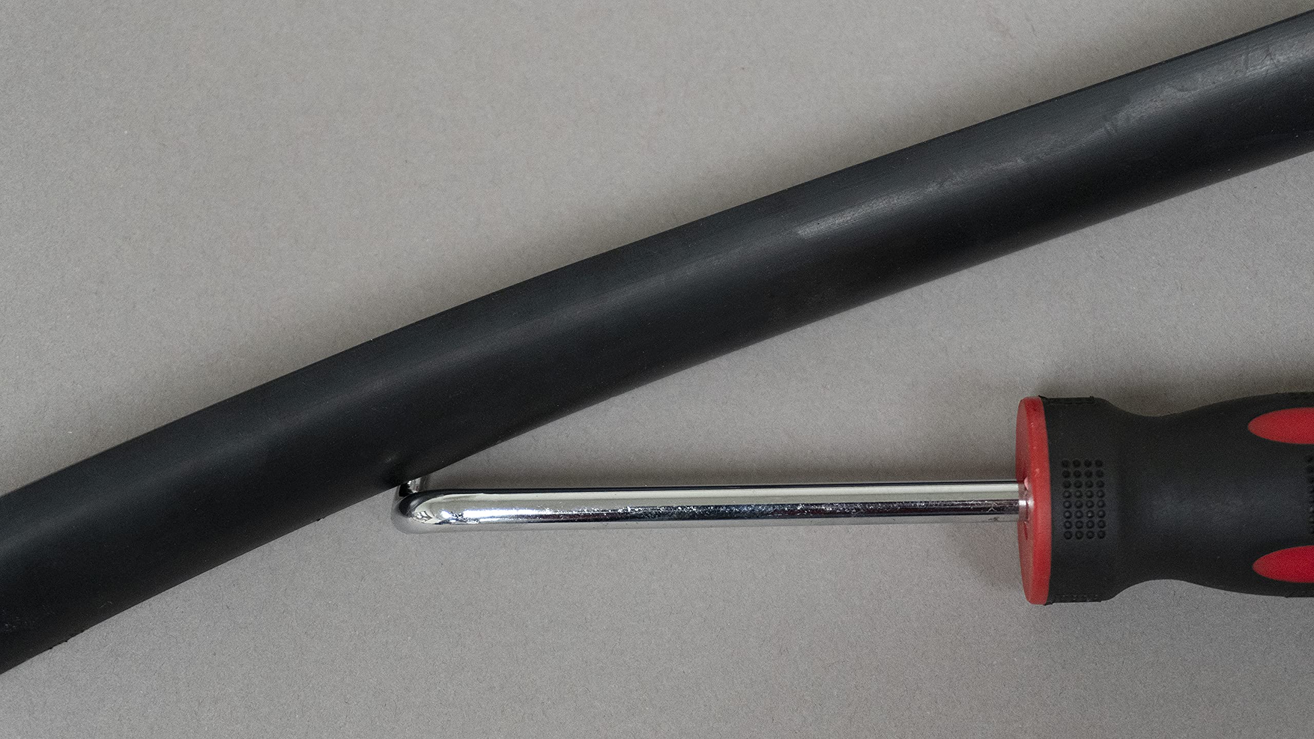 Lisle 81140 Pigtail Rubber Gasket Tool - Professional Automotive Seal Installer for Oil Pans, Valve Covers & Transmission Pans - Easy DIY Car Repair Accessory