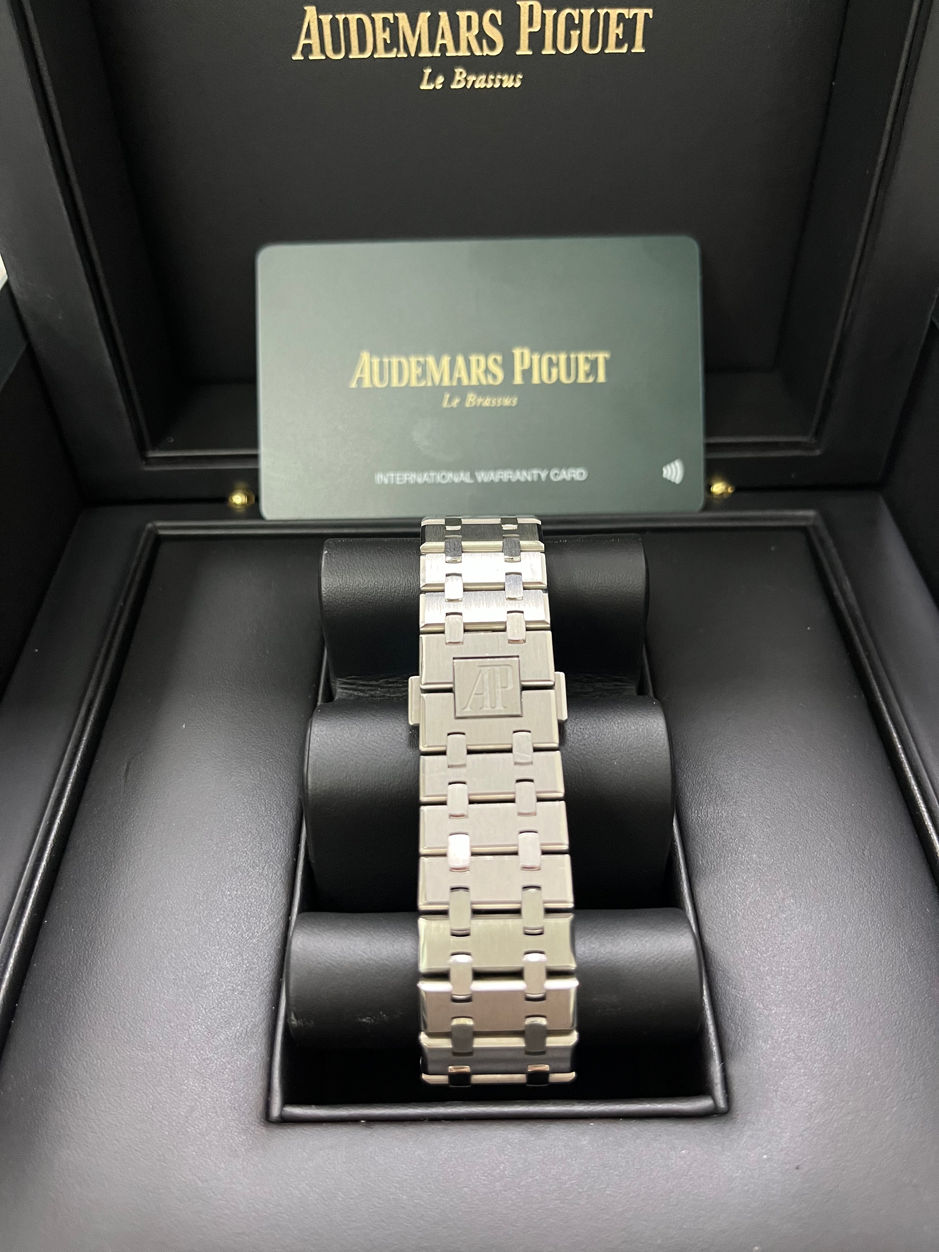Audemars Piguet Royal Oak Selfwinding Chronograph Stainless Steel Watch - Black Dial with White Sub Dials (Ref#26331ST.OO.1220ST.02) | Luxury Sports Watch for Men, Perfect for Business Meetings & Formal Events