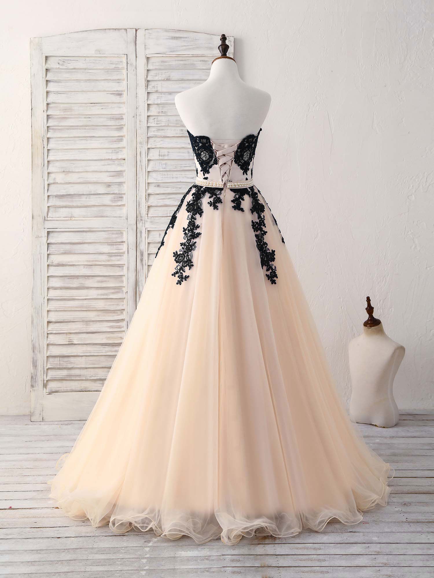 Elegant Black Tulle Lace Applique Long Prom Dress for Women - Formal Evening Gown for Homecoming, Wedding, and Special Occasions