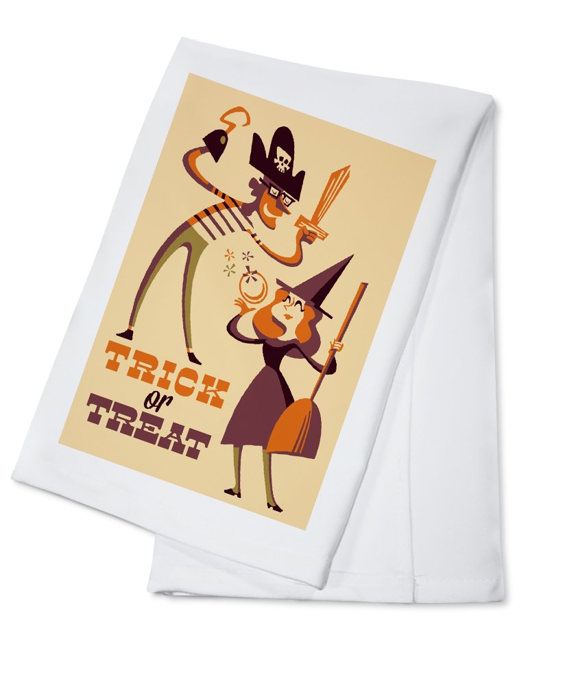 Retro Halloween Cotton Tea Towel - 100% Absorbent Kitchen Hand Towel for Decor, Trick or Treat Gift for Mom & Dad - Perfect for Halloween Parties, Home Decor & Cozy Farmhouse Kitchens