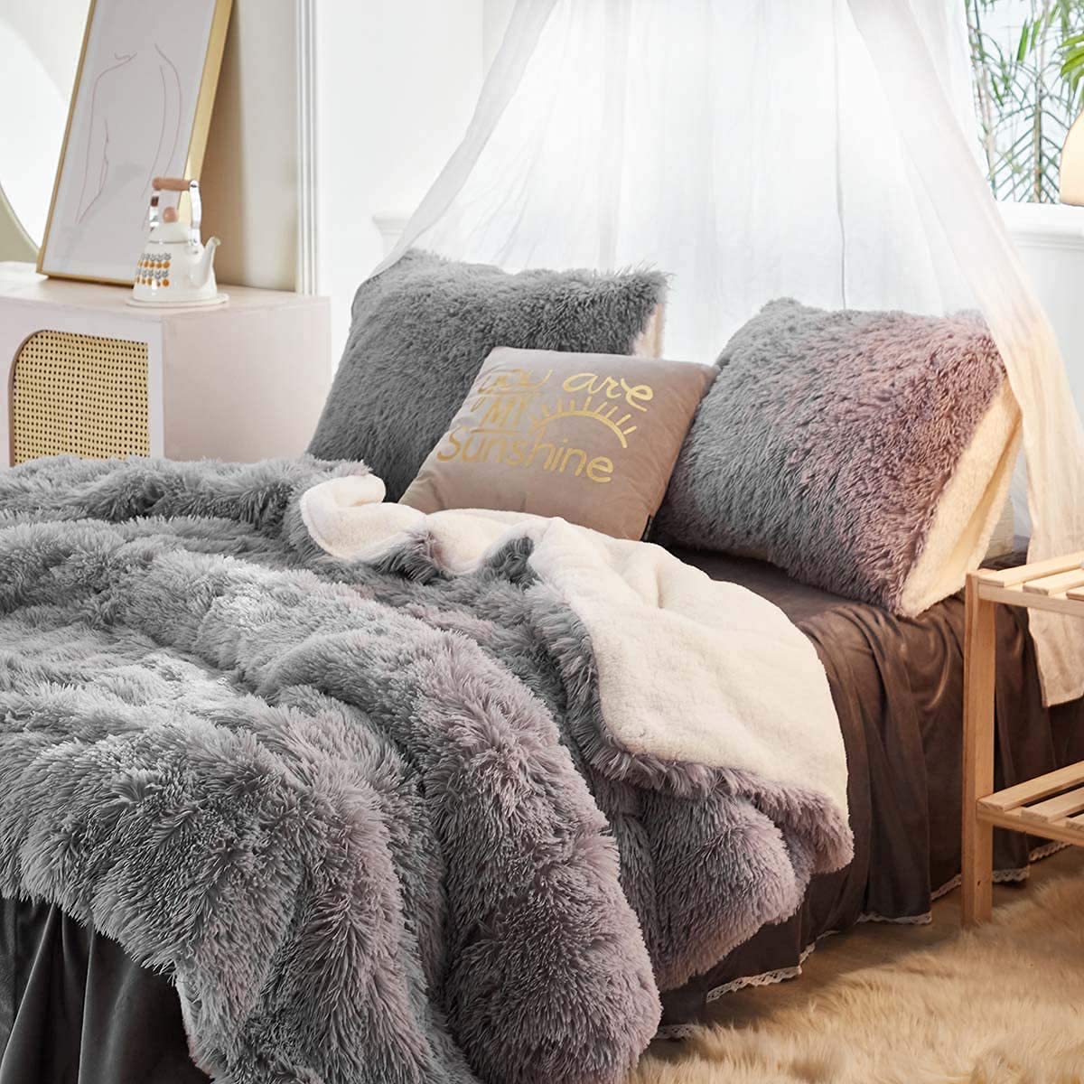 Luxury Faux Fur Shaggy Comforter Set King Size - Plush & Sherpa Reversible Grey Bedding, Ultra Soft 3 Piece Set (1 Comforter + 2 Pillowcases) for Winter Warmth - Perfect for Cozy Bedrooms, Guest Rooms & Cold Weather Comfort