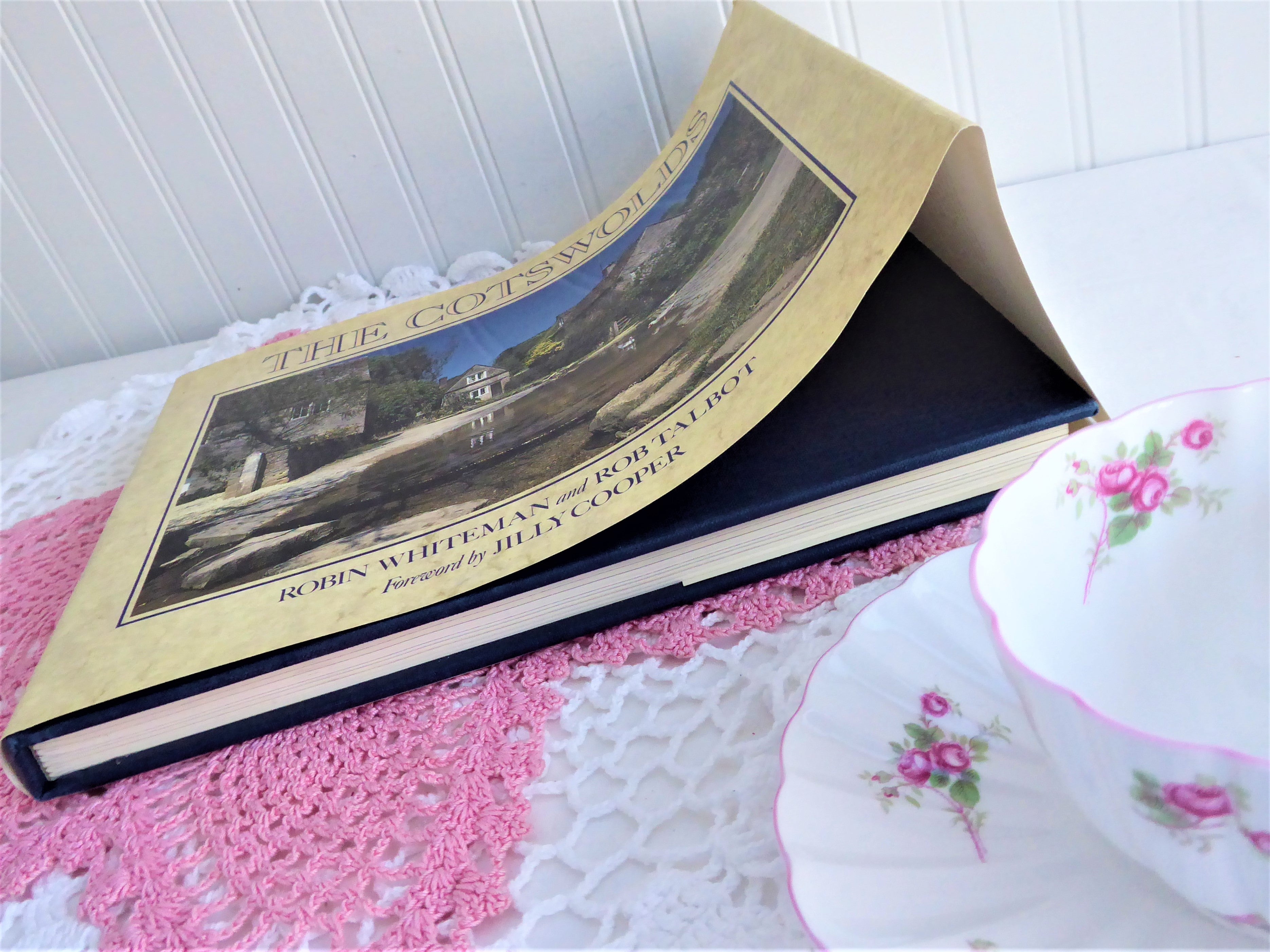 The Cotswolds Coffee Table Book - England 1980s Hardcover with Stunning Photos & Rich History | Perfect for Home Decor, Gift Ideas & British Culture Enthusiasts