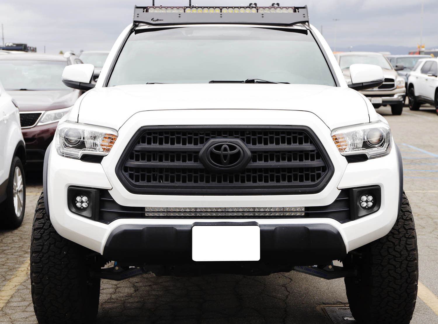 24W LED Clear Lens SAE Fog Light Kit for Toyota Tacoma/Tundra/4Runner - Wide Angle Beam, Durable Off-Road Lighting for Night Driving & Adverse Weather Conditions
