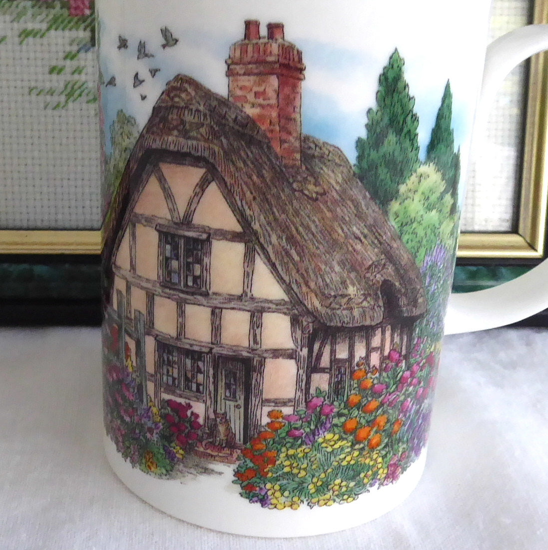Thatched Cottage Dunoon Mug - Vintage Cottage Garden Decor, Scullard Design - Perfect for Tea Time, Countryside Home Decor, and Gift Giving
