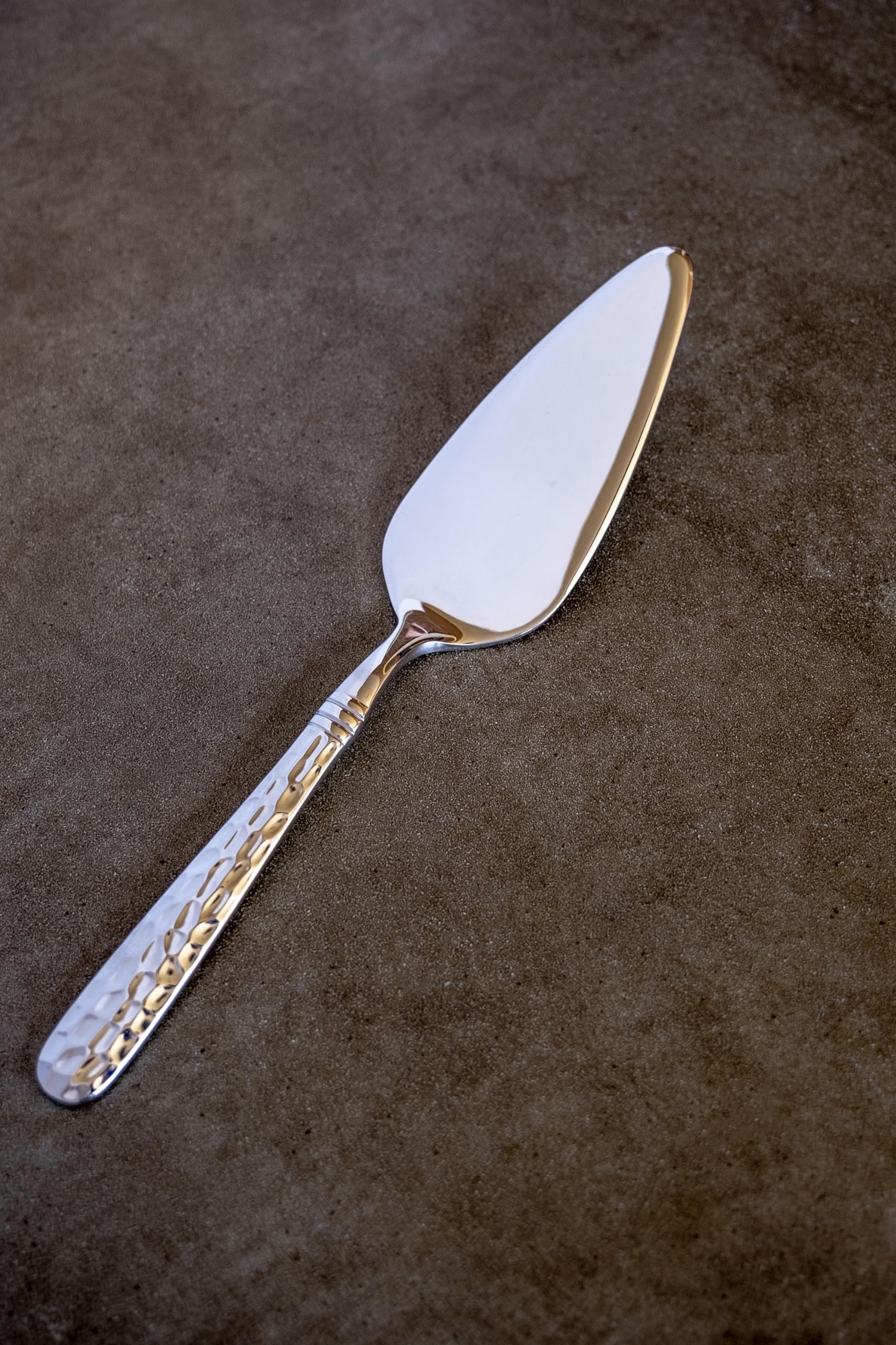 Vietri Martellato Pastry Server - 10 Inch Handmade Stainless Steel Cake & Pie Spatula - Durable Silver Serving Utensil for Desserts, Weddings & Dinner Parties