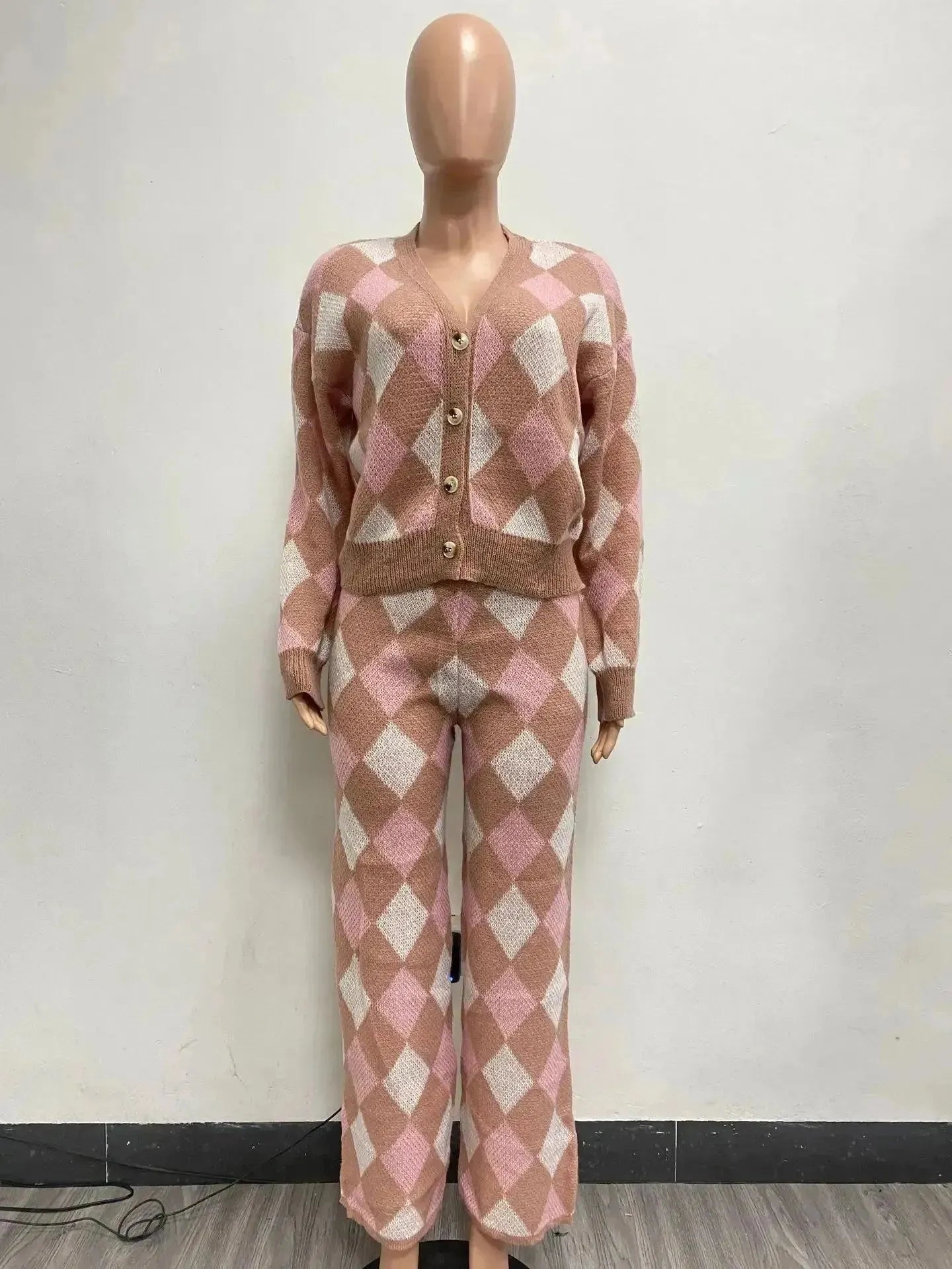Stylish Women's Knit Geometric Print Two-Piece Pants Set | Trendy Outfit for Casual Wear, Office & Date Nights