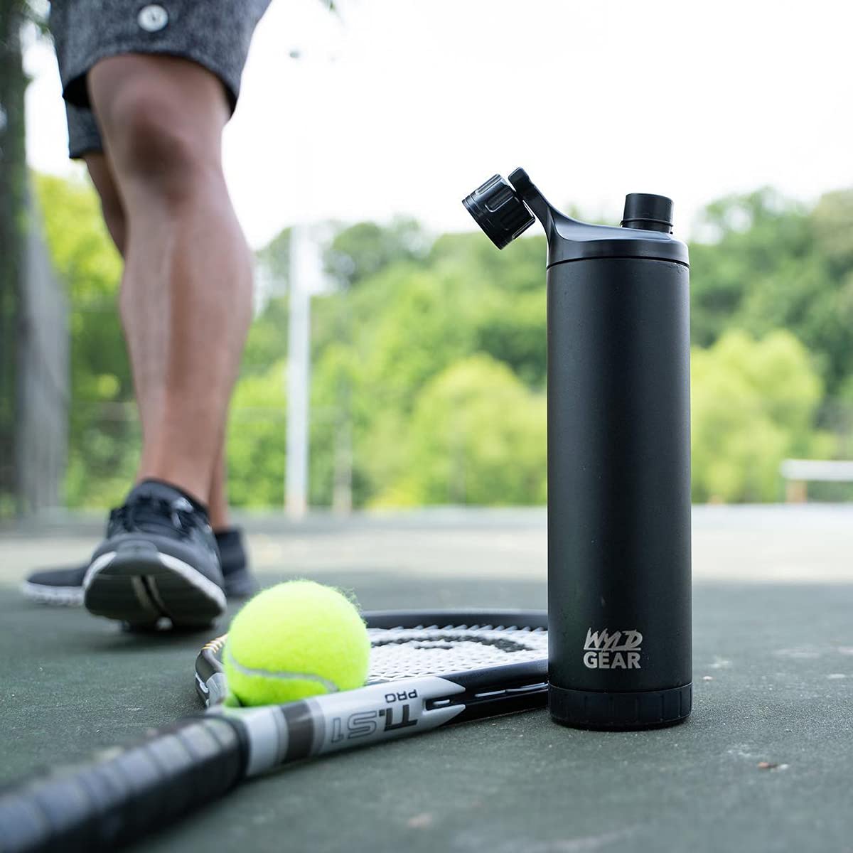 Wyld Gear Mag Series 18 oz. Vacuum Insulated Stainless Steel Water Bottle - Leakproof, Double Wall, BPA Free - Perfect for Gym, Hiking & Outdoor Adventures