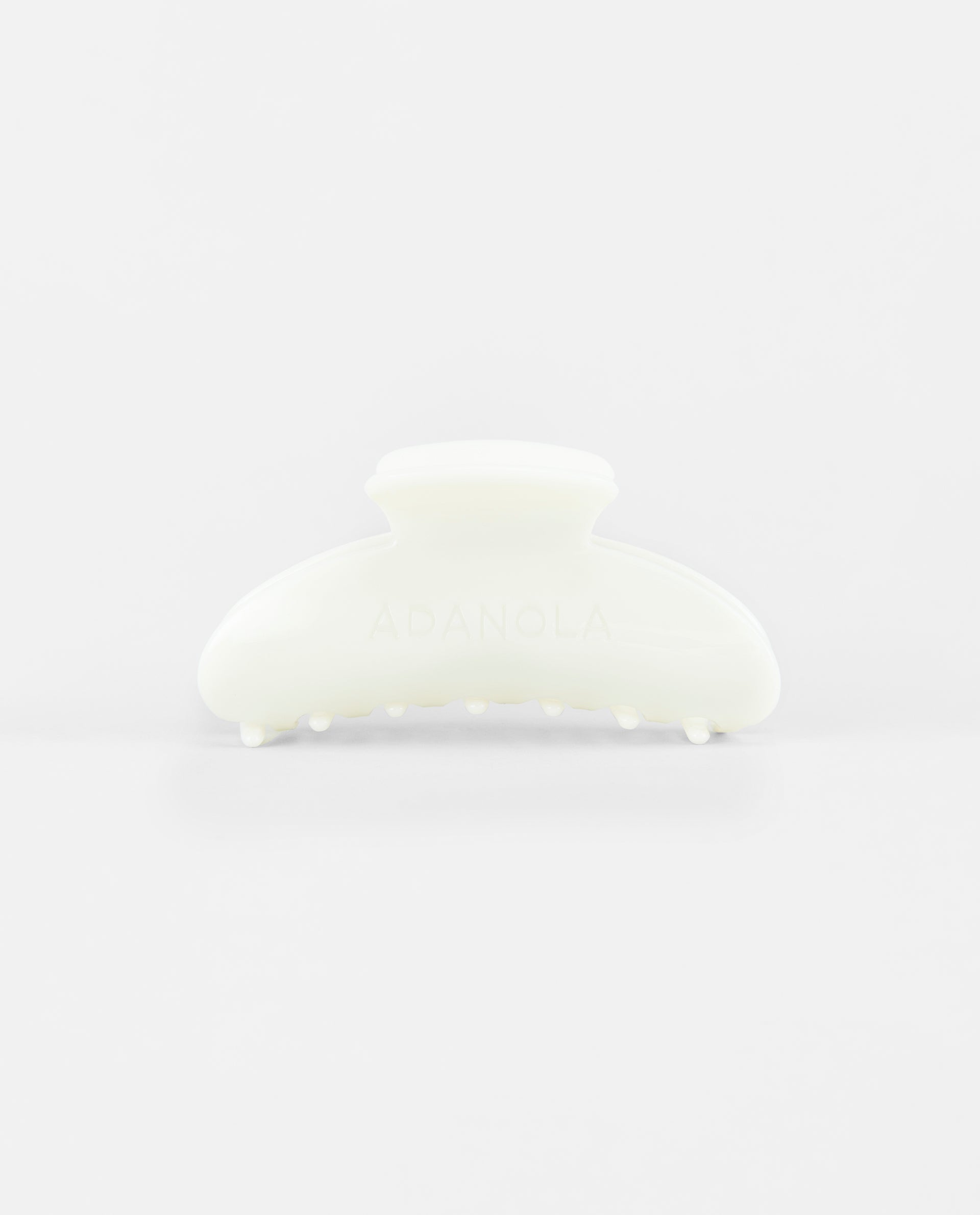 Stylish Marshmallow White Claw Clip for Women - Perfect for Ponytails, Buns & Updos - Hair Accessories for Everyday & Special Occasions