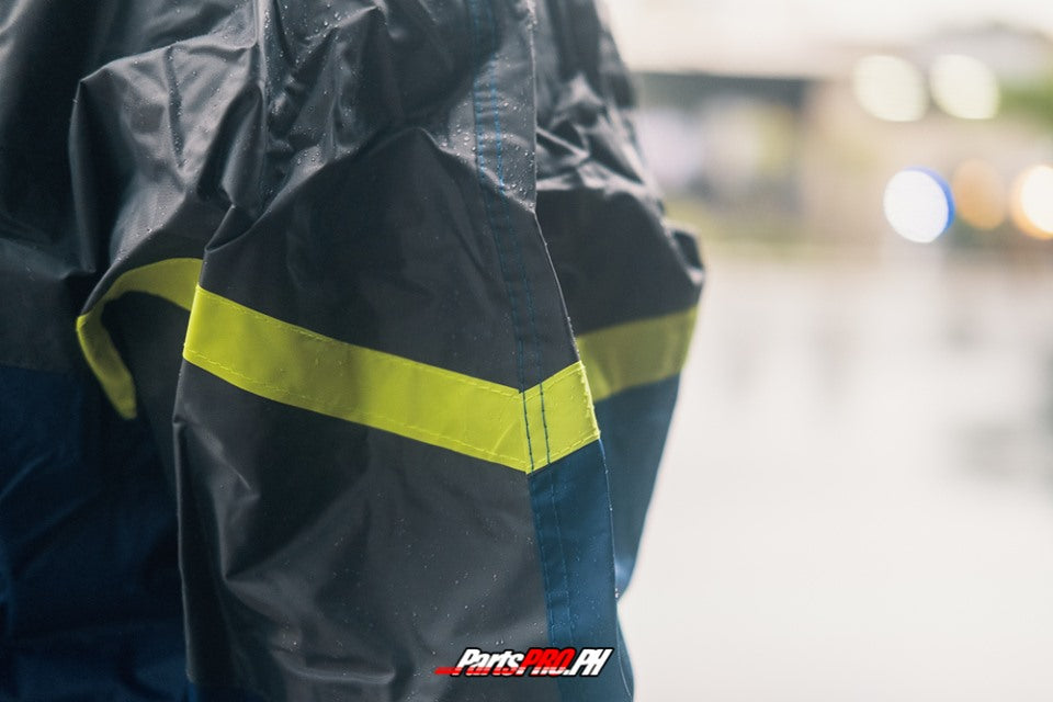 Waterproof Raincoat with Hood - Lightweight & Windproof Outdoor Jacket for Hiking, Camping & Daily Commute