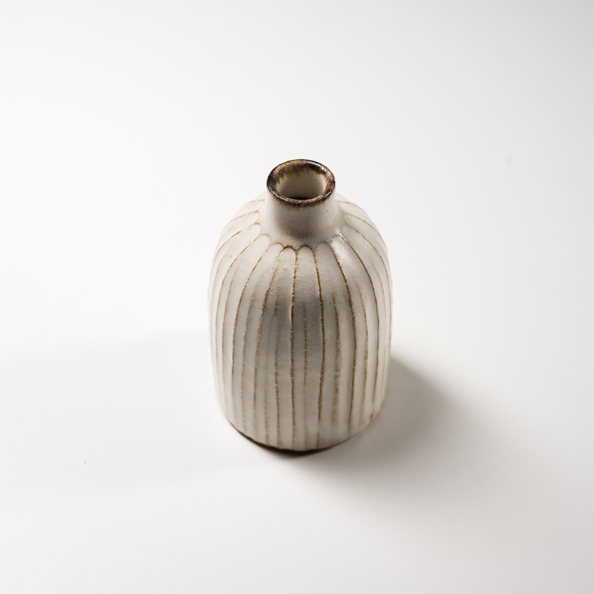 Wakasama Kiln Shinogi Vase - Handcrafted Japanese Ceramic Flower Vase for Home Decor, Wedding Centerpiece & Zen Interior Design