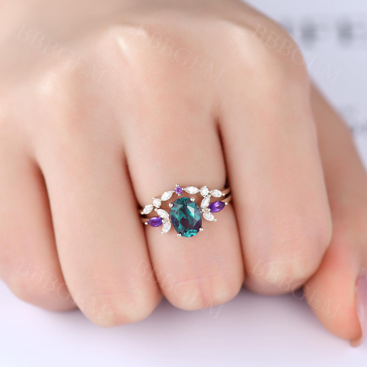 1.5 Carat Vintage Alexandrite Engagement Ring Set with Oval Cut & Matching Curved Wedding Band - Perfect for Proposals, Anniversaries & Special Occasions