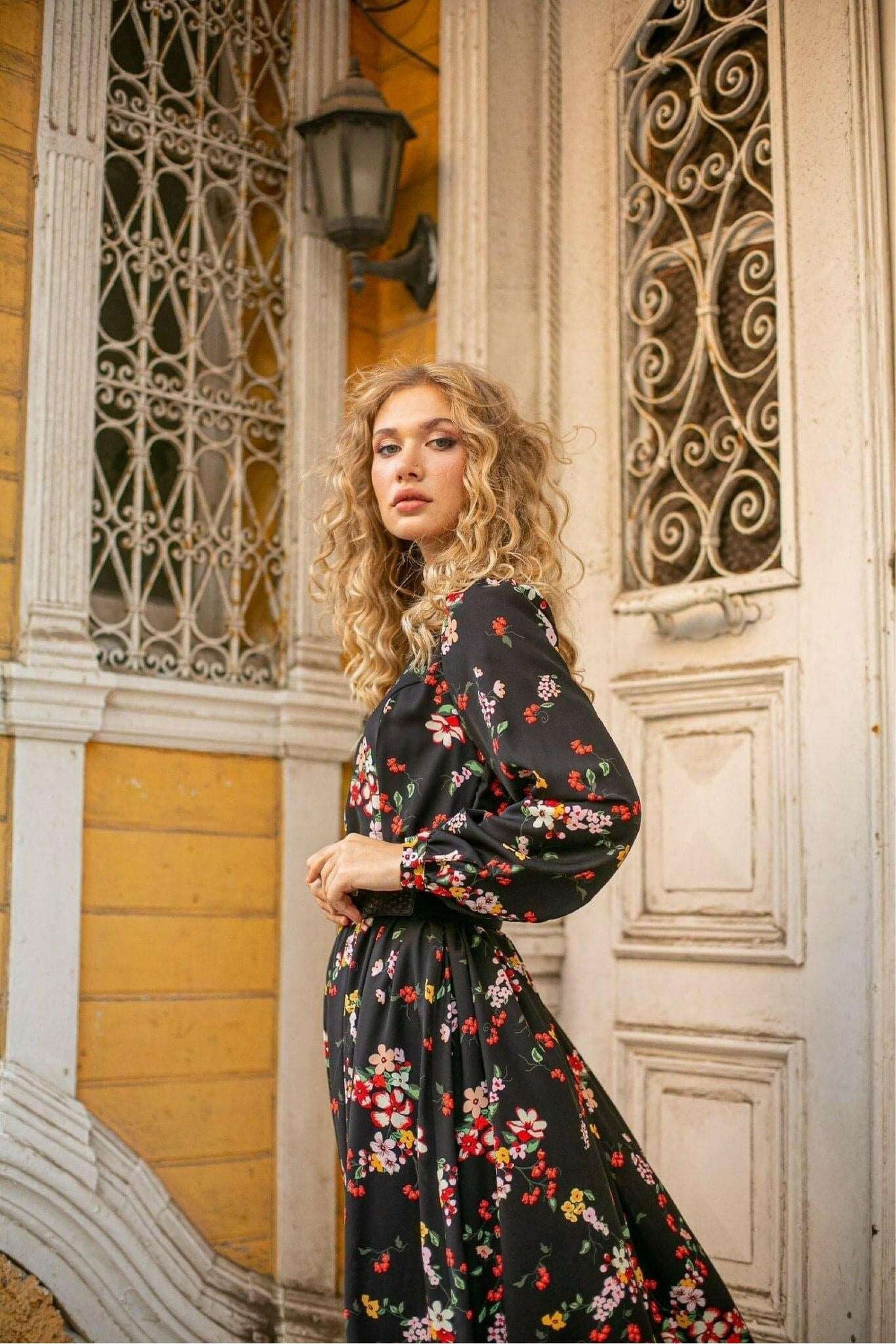Kelsi Floral Long Maxi Dress with Long Sleeves - Elegant Boho Summer Dress for Women, Beach Wedding Guest Outfit, Vacation & Party Wear