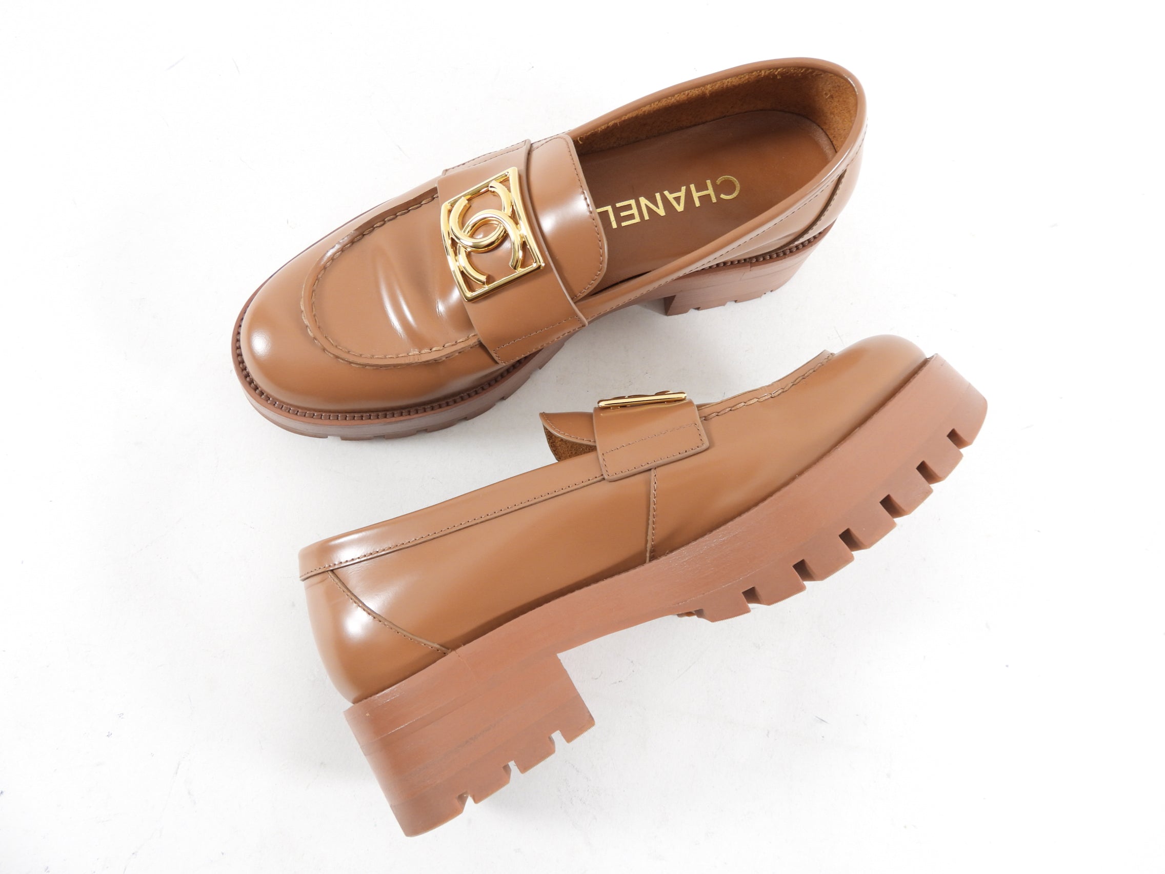 Chanel 2023 Tan Glossed Leather CC Tread Loafers Size 37 - Women's Luxury Designer Shoes for Work, Office & Formal Occasions