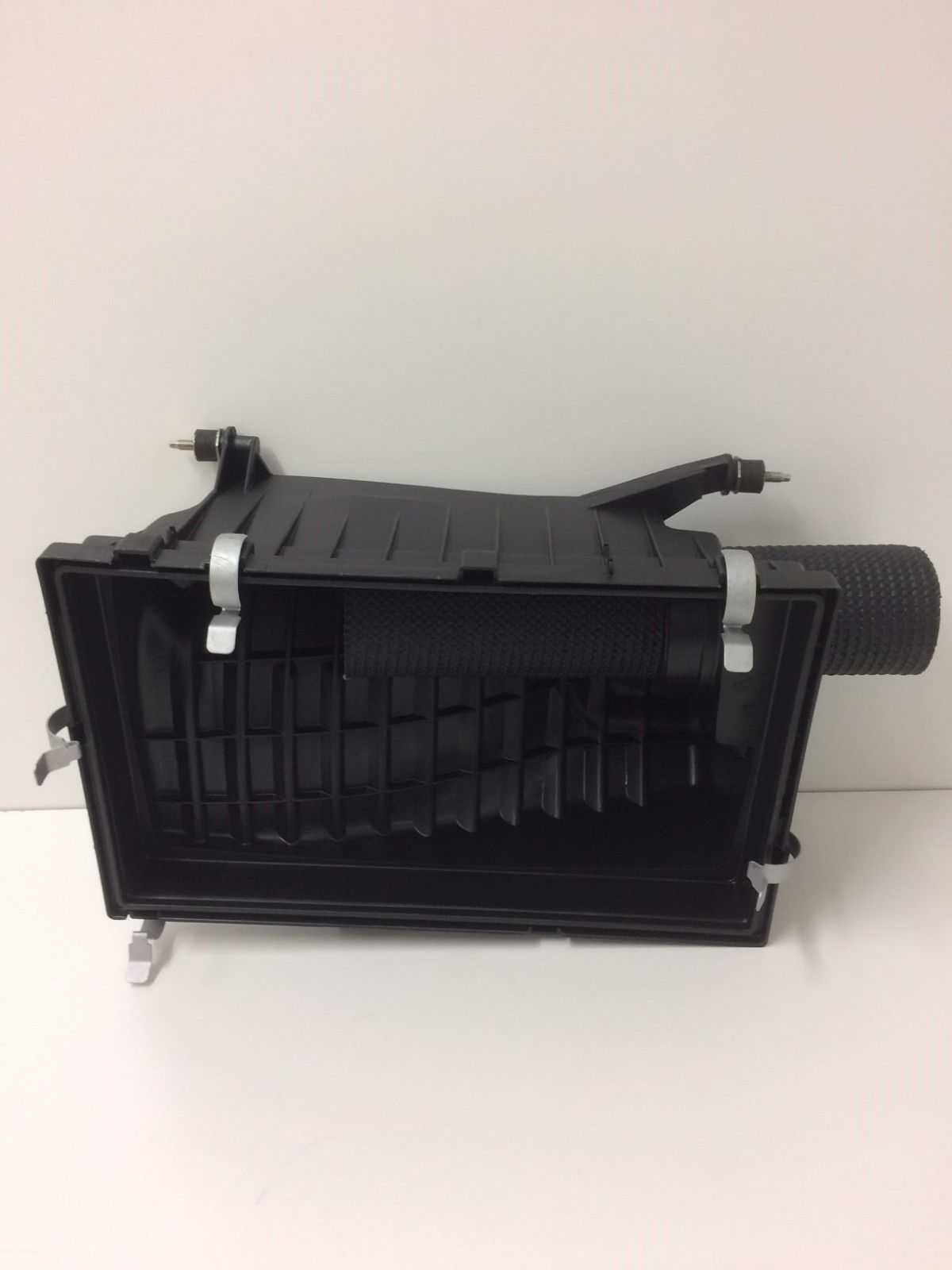 Genuine Holden Vectra JR JS 1997-2002 Air Cleaner Box Lower Y26SE - Replacement Air Intake System for Improved Engine Performance