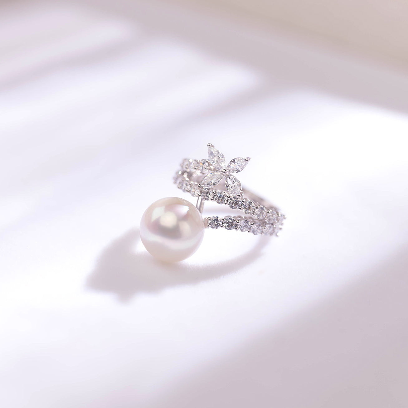 18K Solid Gold Edison Pearl Ring KR00006 - Elegant & Timeless Jewelry for Women, Perfect for Weddings, Anniversaries & Special Occasions