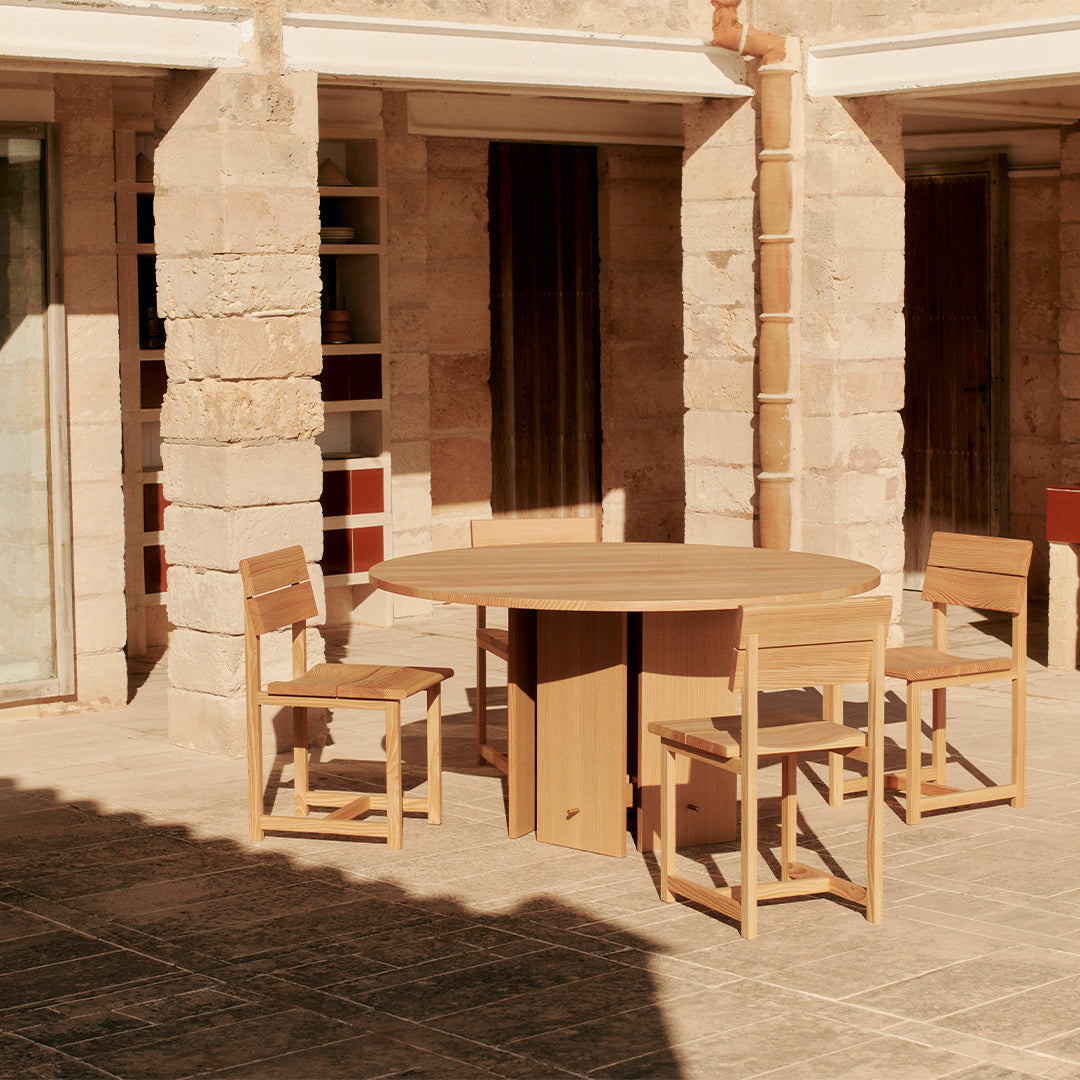 Modern Aukko Dining Table - Solid Wood Kitchen Table for 6 - Perfect for Family Dinners & Entertaining Guests