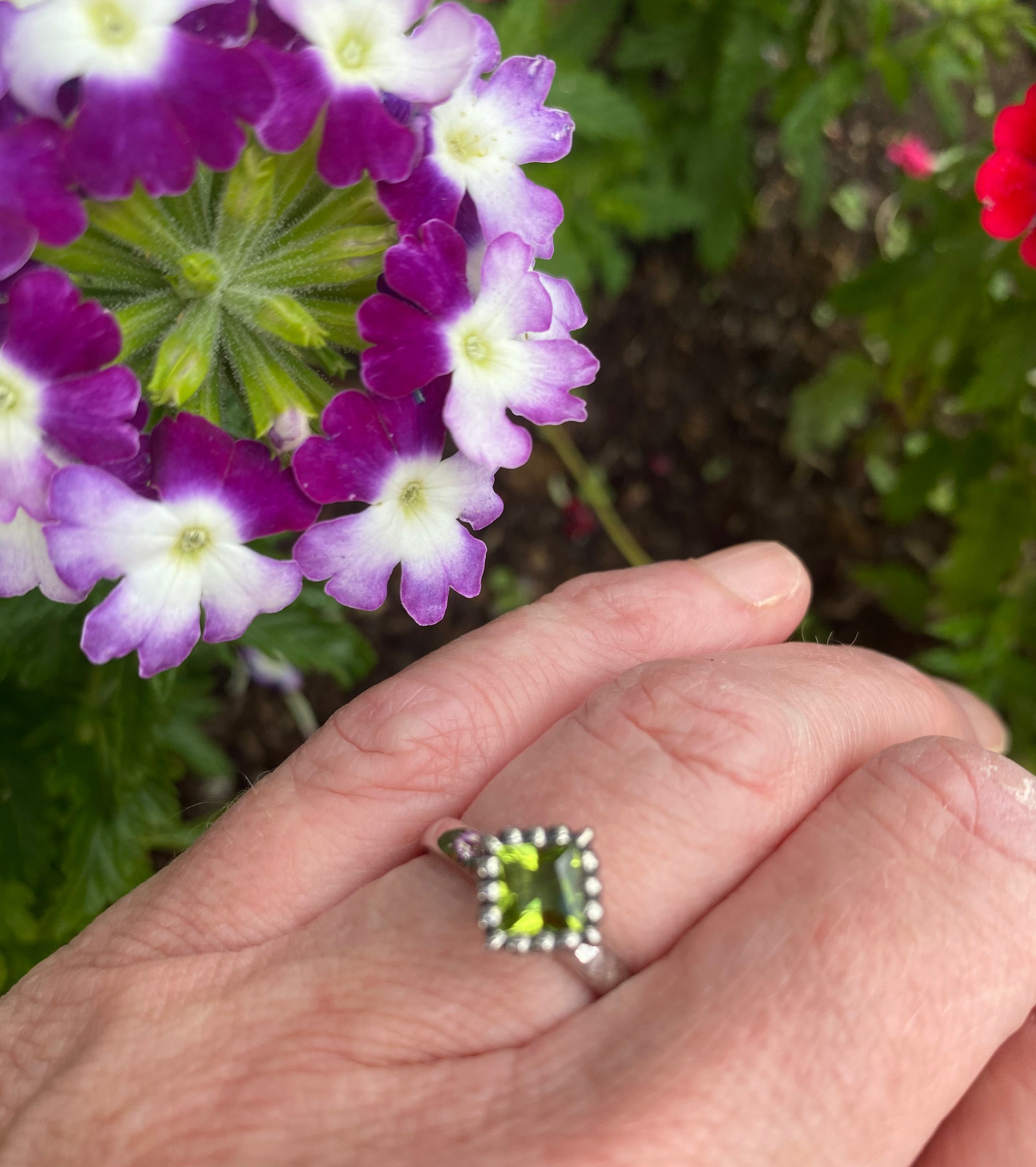 Stunning Silver Princess Cut Peridot Ring for Women | Elegant Green Gemstone Jewelry | Perfect for Engagement, Anniversary & Special Occasions