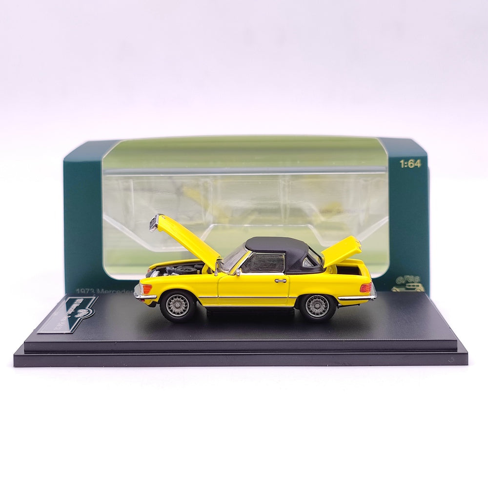 1:64 Mercedes Benz 450 SL Roadster Diecast Model Car - 1973 European & American Version - Limited Edition Collectible Toy for Adults - Perfect for Display, Gifts, and Car Enthusiast Collections