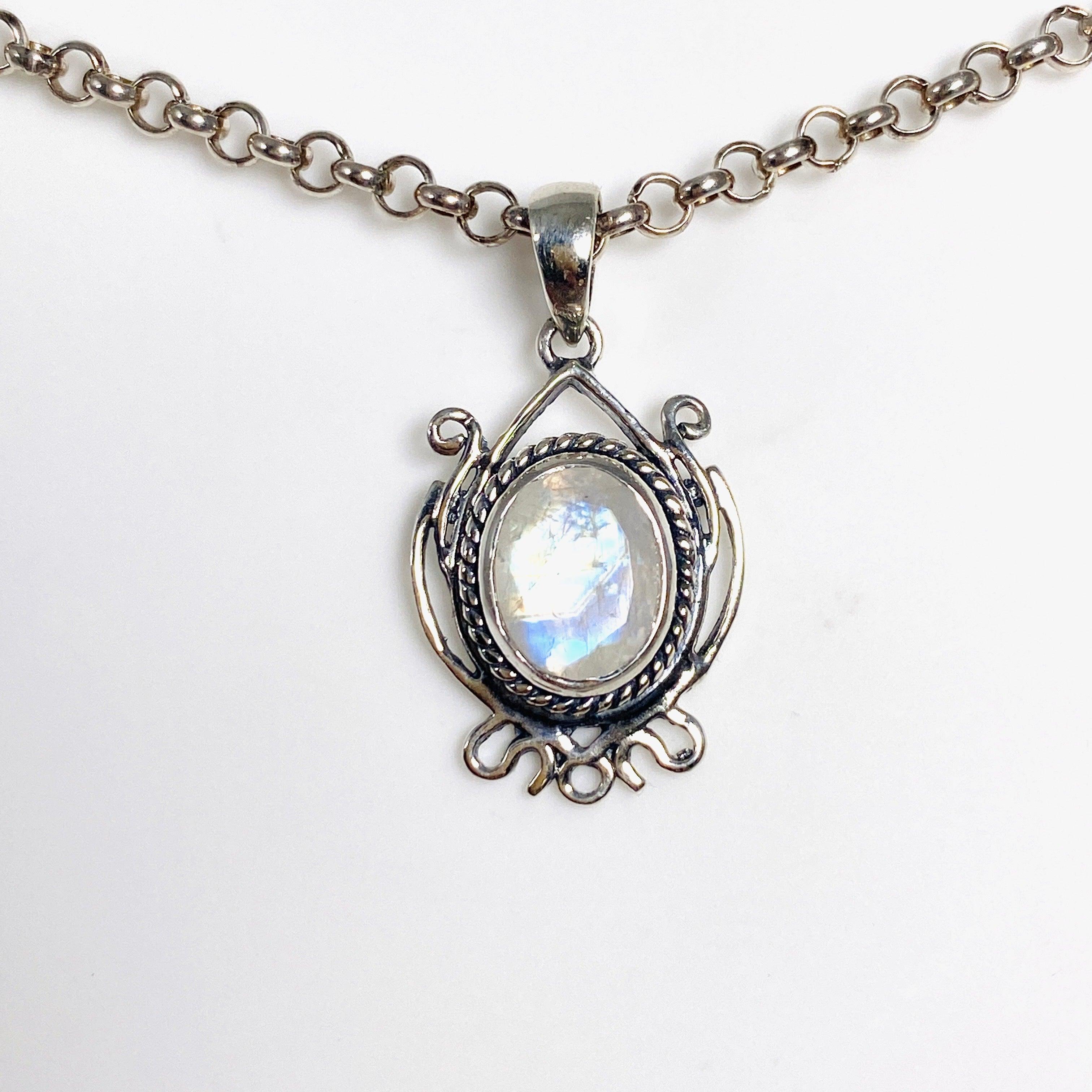 Elegant Faceted Oval Pendant with Intricate Silver Filigree Design - G2177 - Perfect for Weddings, Anniversaries & Special Occasions