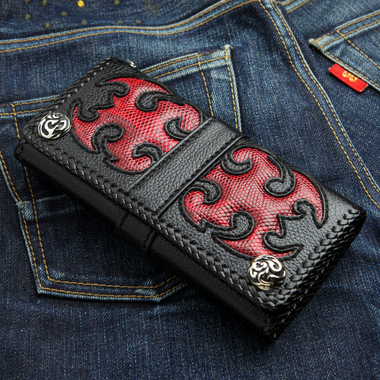 Red Scorpion Design Genuine Leather Tri-Fold Biker Wallet for Men - RFID Blocking Slim Wallet with ID Window & Card Slots - Perfect for Motorcycle Riders & Everyday Use
