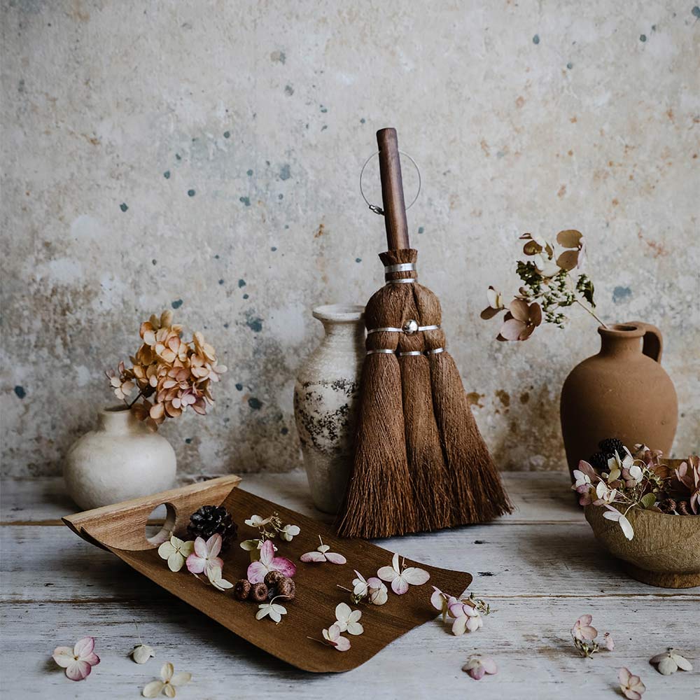 Traditional Japanese Hand Broom - Natural Bamboo Broom for Home Cleaning, Zen Decor & Japanese Tea Ceremony | Perfect for Tatami, Hardwood Floors & Small Spaces