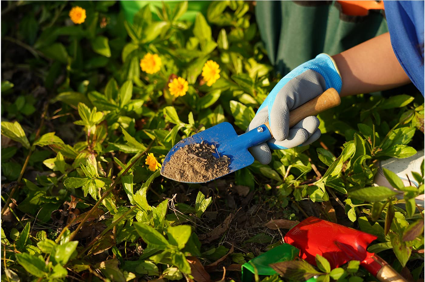 **Kids Gardening Set - Real Metal Tools Kit for Children with Shovel, Rake, Fork, Trowel, Sun Hat, Apron, Gloves, Tote Bag, Sprayer & Bucket - Outdoor Gardening Gifts for Boys & Girls - Perfect for Backyard, School Projects & Nature Exploration**