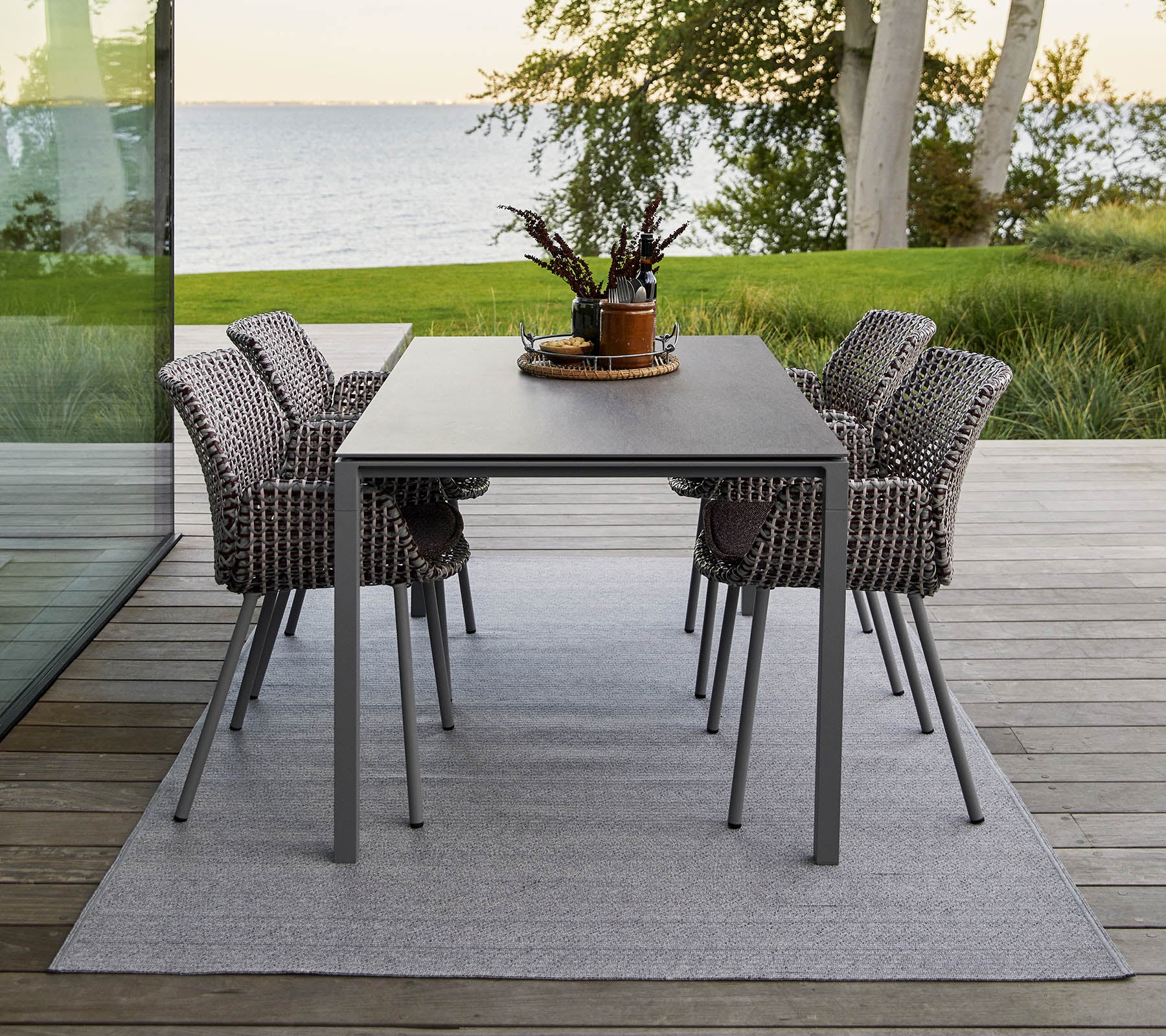Modern Dot Rug 240x170 cm - Non-Slip Soft Area Rug for Living Room, Bedroom, and Nursery Decor