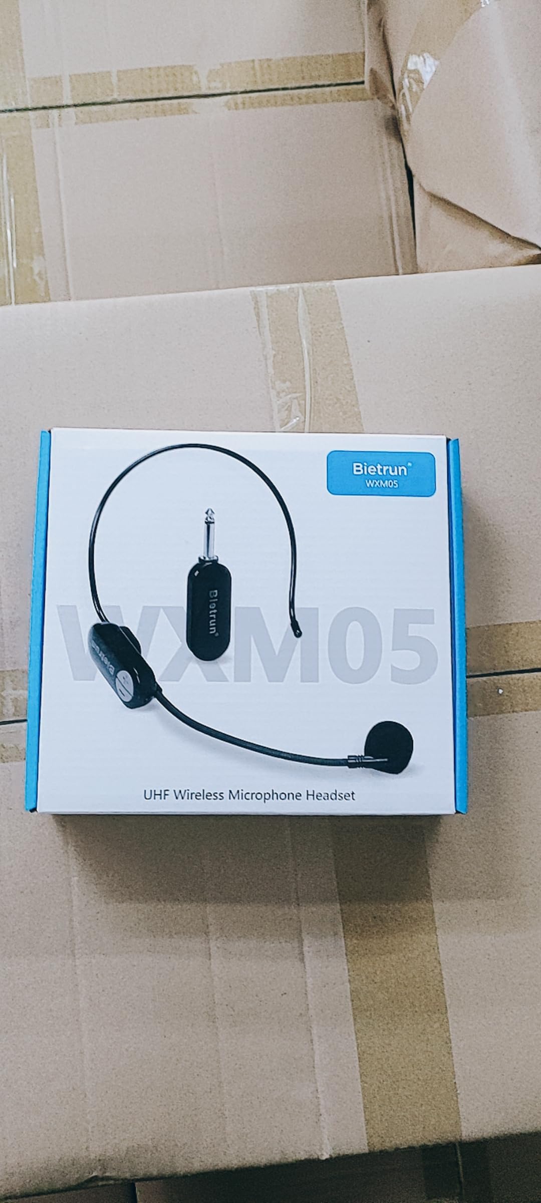 Bietrun UHF Wireless Microphone Headset with 1/4'' Plug, 165ft Range, 2-in-1 Headset & Handheld Mic for Karaoke, Amplifiers, PA Systems, Teaching, Fitness, Church Services, and Outdoor Events (Black)