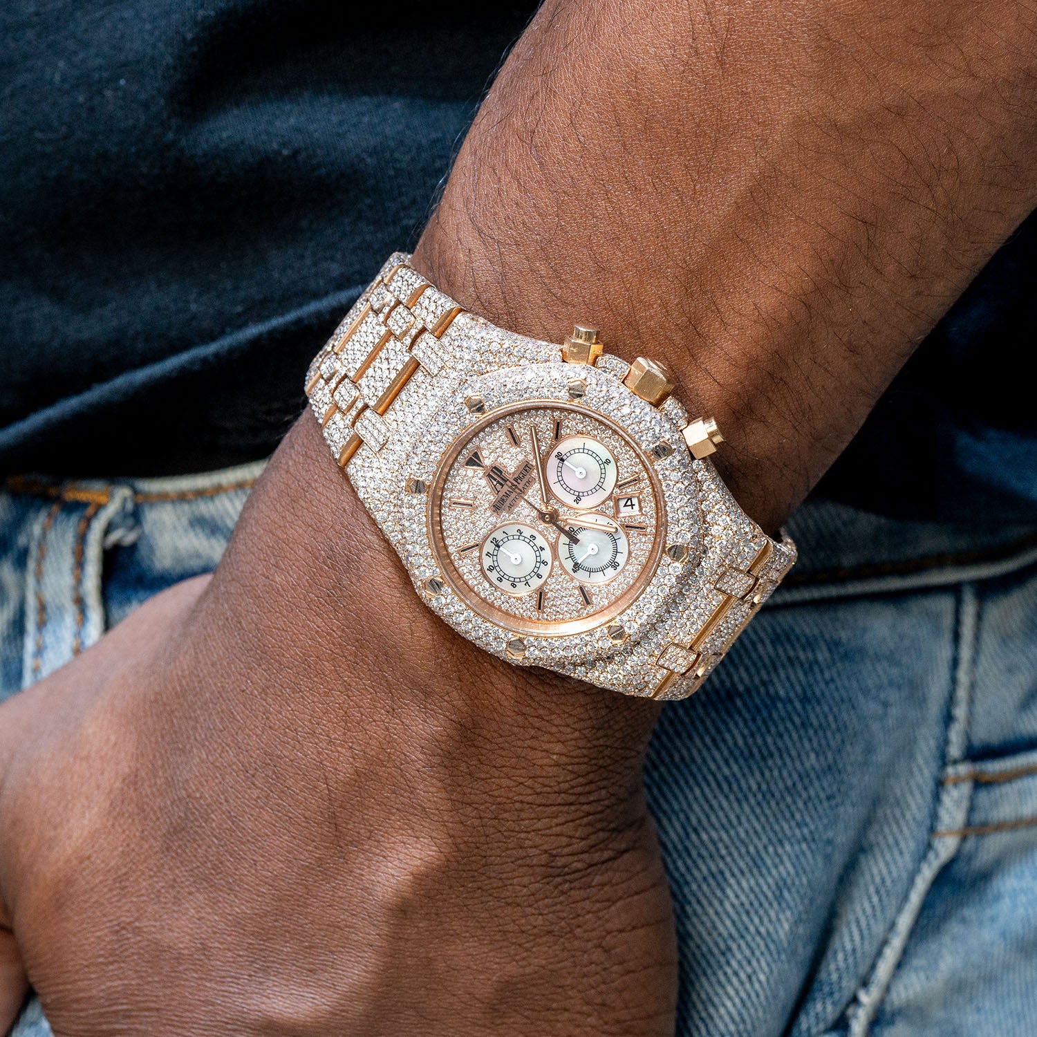 Audemars Piguet Royal Oak 39mm Men's Luxury Watch - 23 Carat Iced Out Diamond Bezel & Bracelet | Premium Swiss Made Timepiece for Formal Events, Business Meetings & Special Occasions