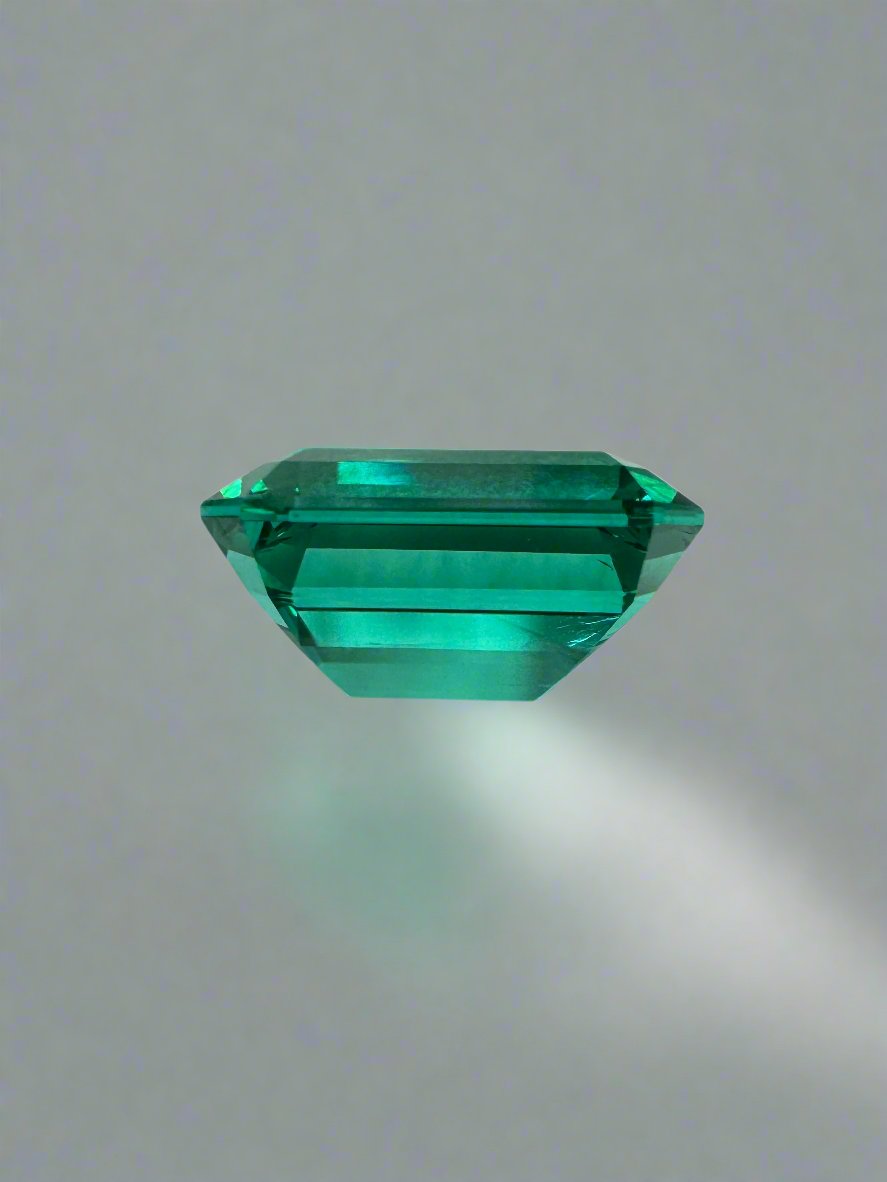 4.10 Carat AAA+ Vivid Bluish Green Natural Brazilian Loose Emerald Gemstone - Perfect for Jewelry Making, Engagement Rings & Luxury Gifts