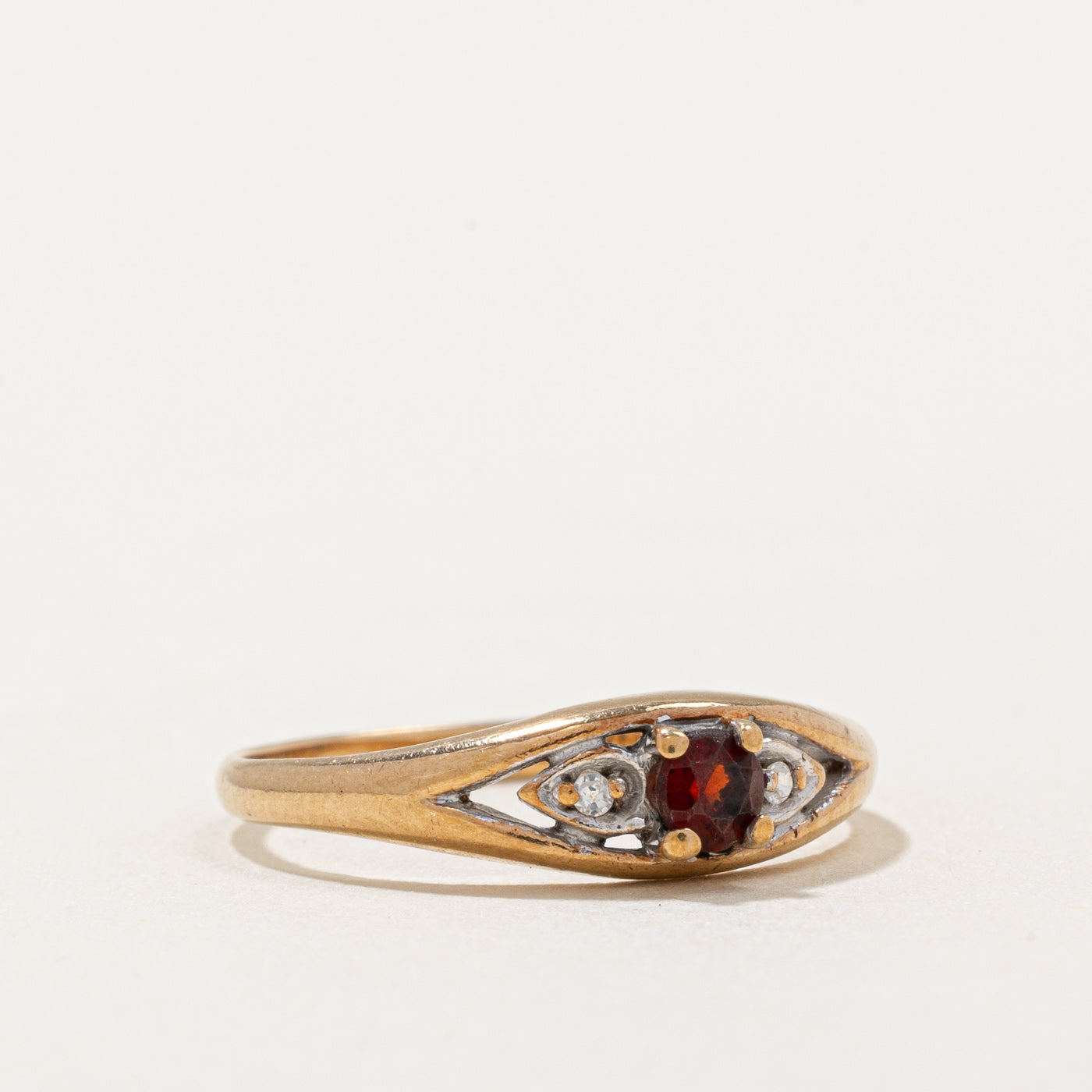 Exquisite 0.16ct Garnet & 0.01ct Diamond Ring - Size 6.25 - Elegant Jewelry for Women - Perfect for Anniversary, Engagement & Special Occasions