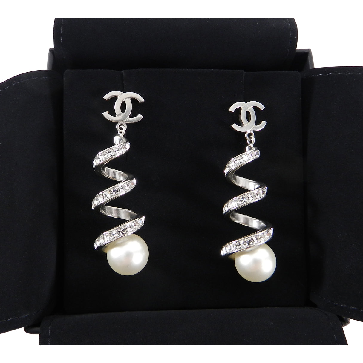 Chanel 15S Silver Rhinestone Spiral Earrings with Pearls - Luxury Fashion Jewelry for Women, Party & Evening Wear