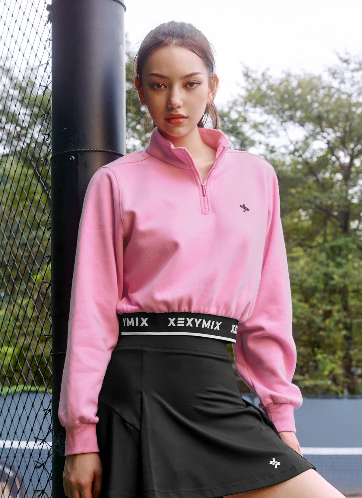 Logo Point Warm Crop Sweatshirt for Women - Cozy Fleece Pullover with Stylish Design - Perfect for Casual Outfits, Gym Wear & Street Fashion