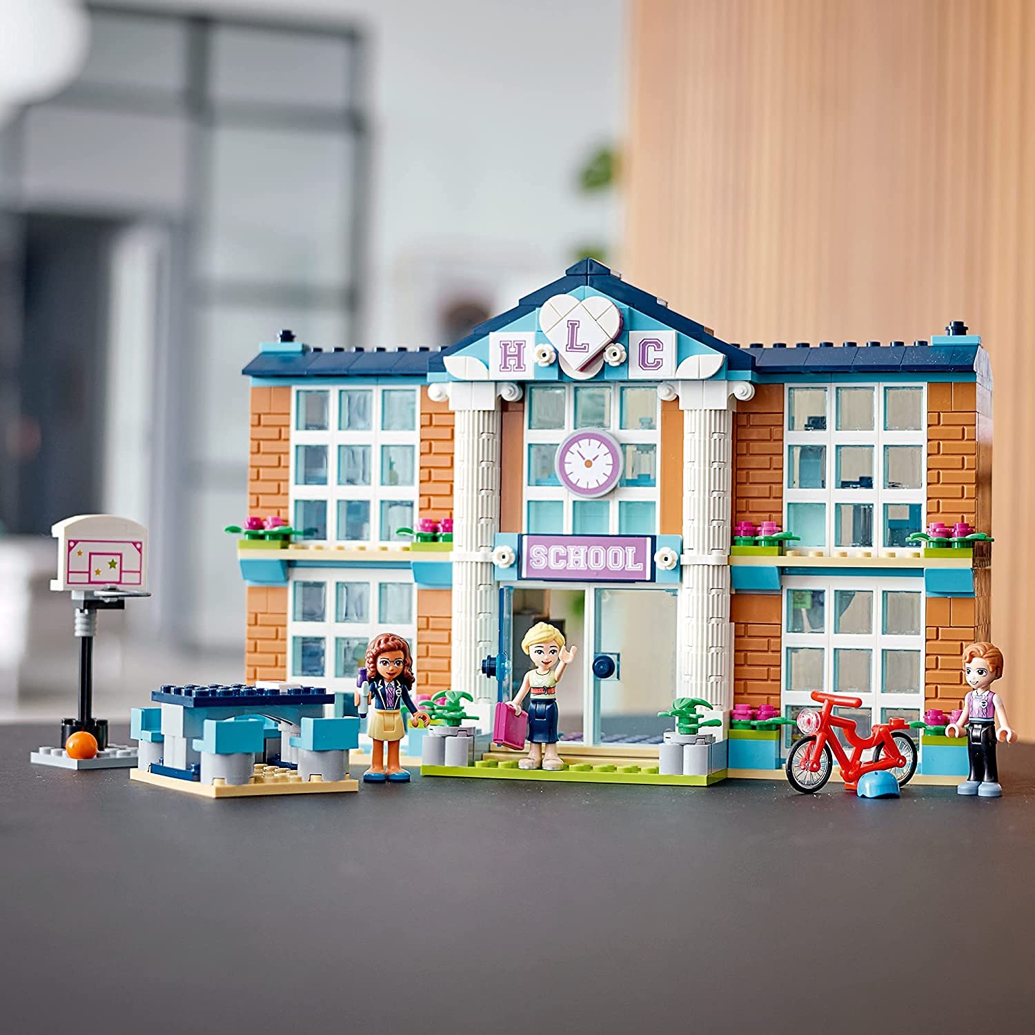 LEGO Friends Heartlake City School 41682 Building Kit - 605 Pieces Pretend Play Toy for Kids Ages 6-12, Creative Educational STEM Building Blocks Set - Perfect for Birthday Gifts & Classroom Learning Activities