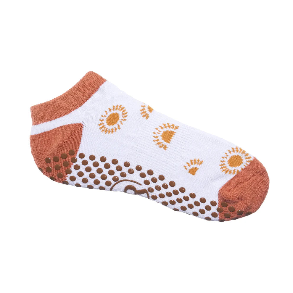 Non-Slip Grip Socks for Yoga, Pilates & Barre - Anti-Skid Workout Socks with Traction for Women & Men - Perfect for Dance, Gym & Home Exercise