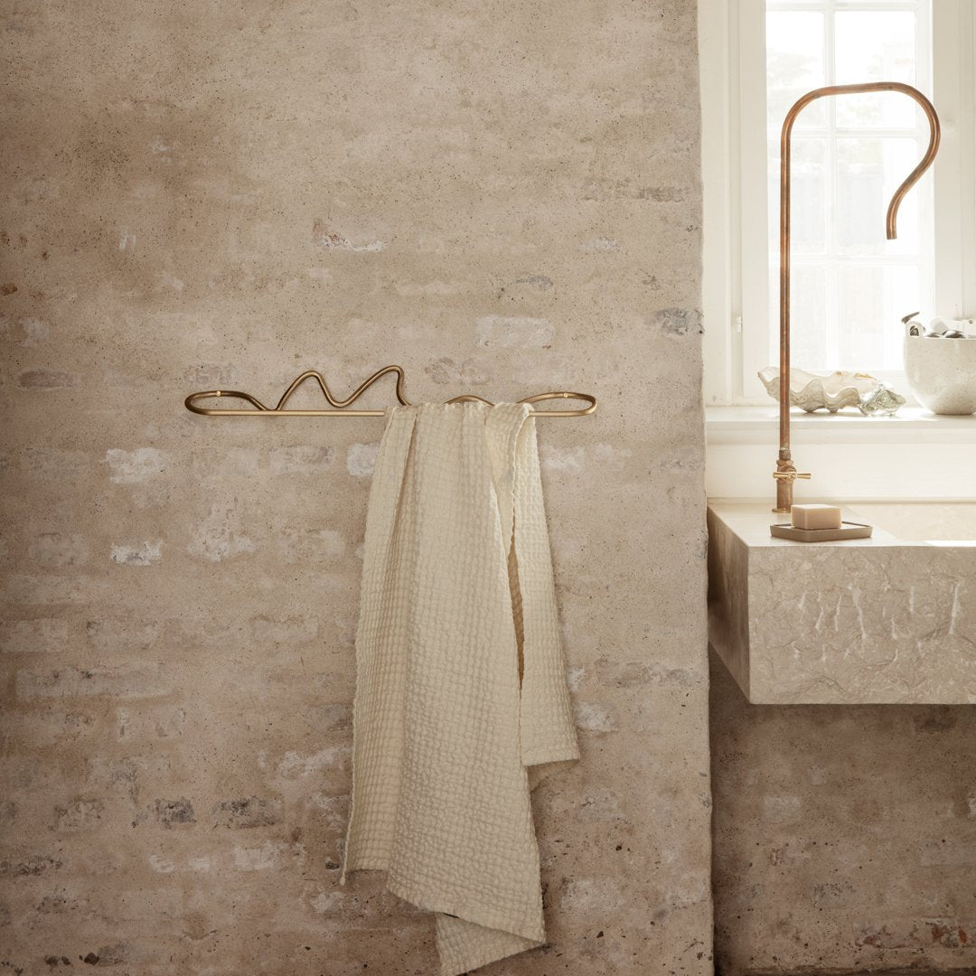 Stainless Steel Curved Towel Hanger - Space Saving Bathroom Organizer for Showers, Kitchens & Laundry Rooms