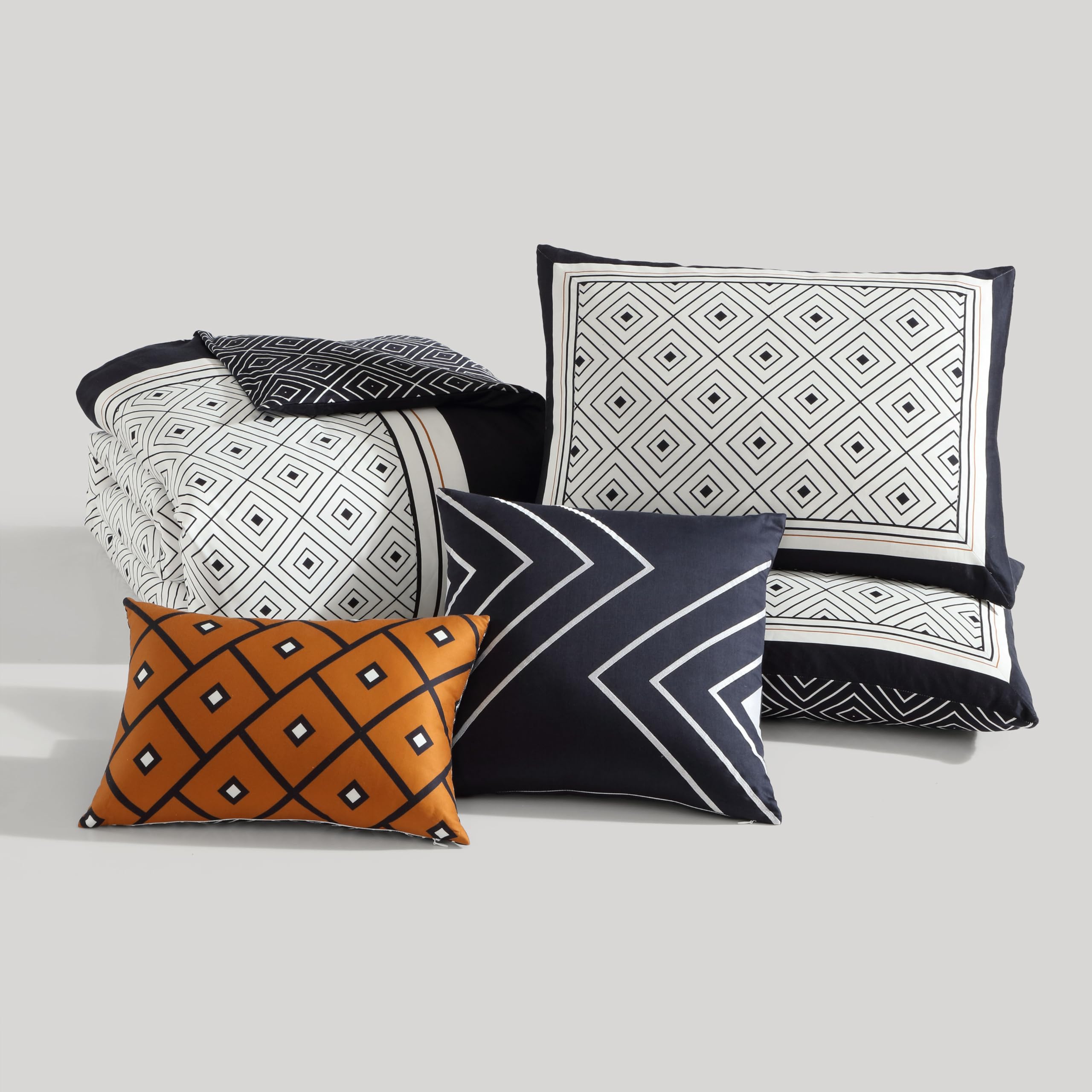 Bebejan Geometric Black and White 5-Piece King/Cal King Comforter Set - 100% Cotton Sateen, 200 Thread Count, Reversible Bedding with 1 Comforter, 2 Shams & 2 Pillows - Perfect for Modern Bedroom Decor & Guest Room Styling