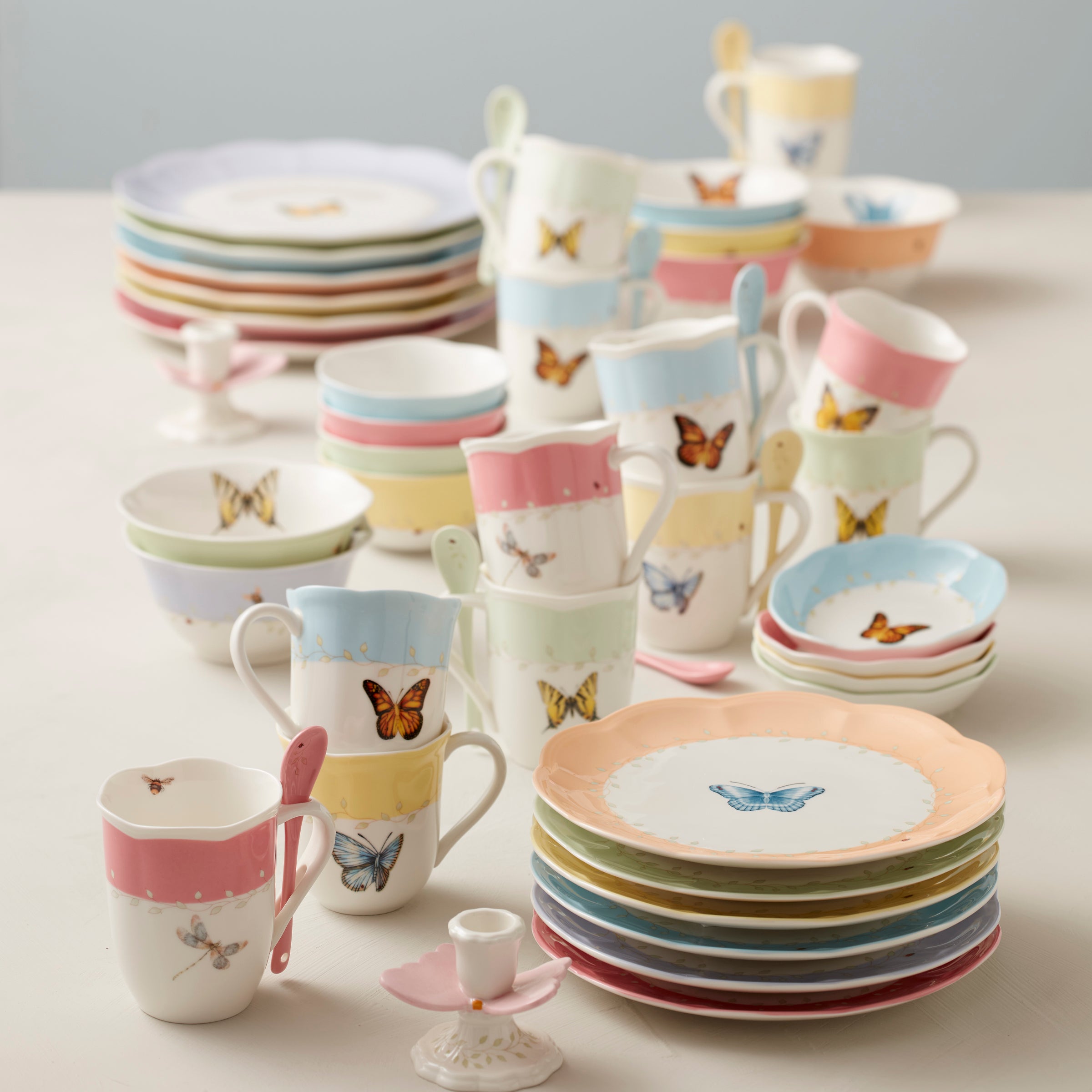 Butterfly Meadow Colors 18-Piece Dinnerware Set - Elegant Floral Design Porcelain Plates, Bowls & Cups - Perfect for Family Dinners, Parties & Everyday Use