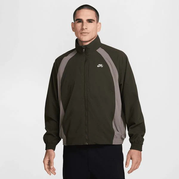 Nike SB Full Zip Woven Skate Jacket for Men - Lightweight Water-Resistant Hoodie (Sequoia/Cave Stone/White) - Perfect for Skateboarding, Streetwear & Outdoor Activities