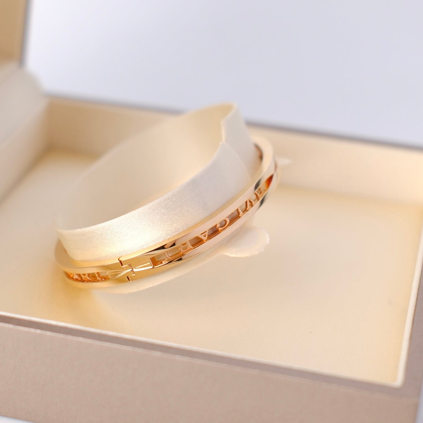 Bvlgari B Zero1 18K Gold Bracelet for Women - Size S/M - Luxury Italian Jewelry for Gifts, Anniversaries & Special Occasions