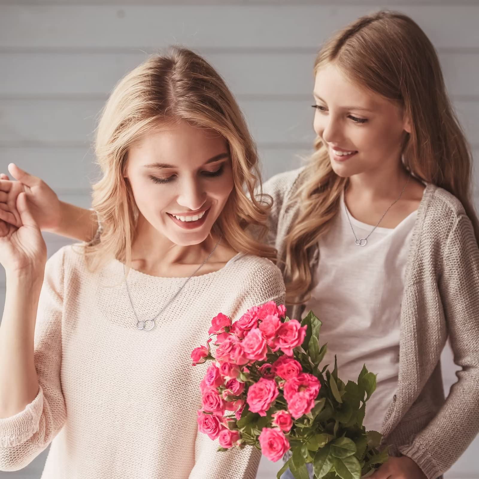 STORUP Mother Daughter Necklace Set - Circle Pendant Jewelry for Mom & Kids, Birthday Gifts for Women (2/3/4/5 Pieces) - Perfect for Mother's Day, Christmas & Family Bonding Moments