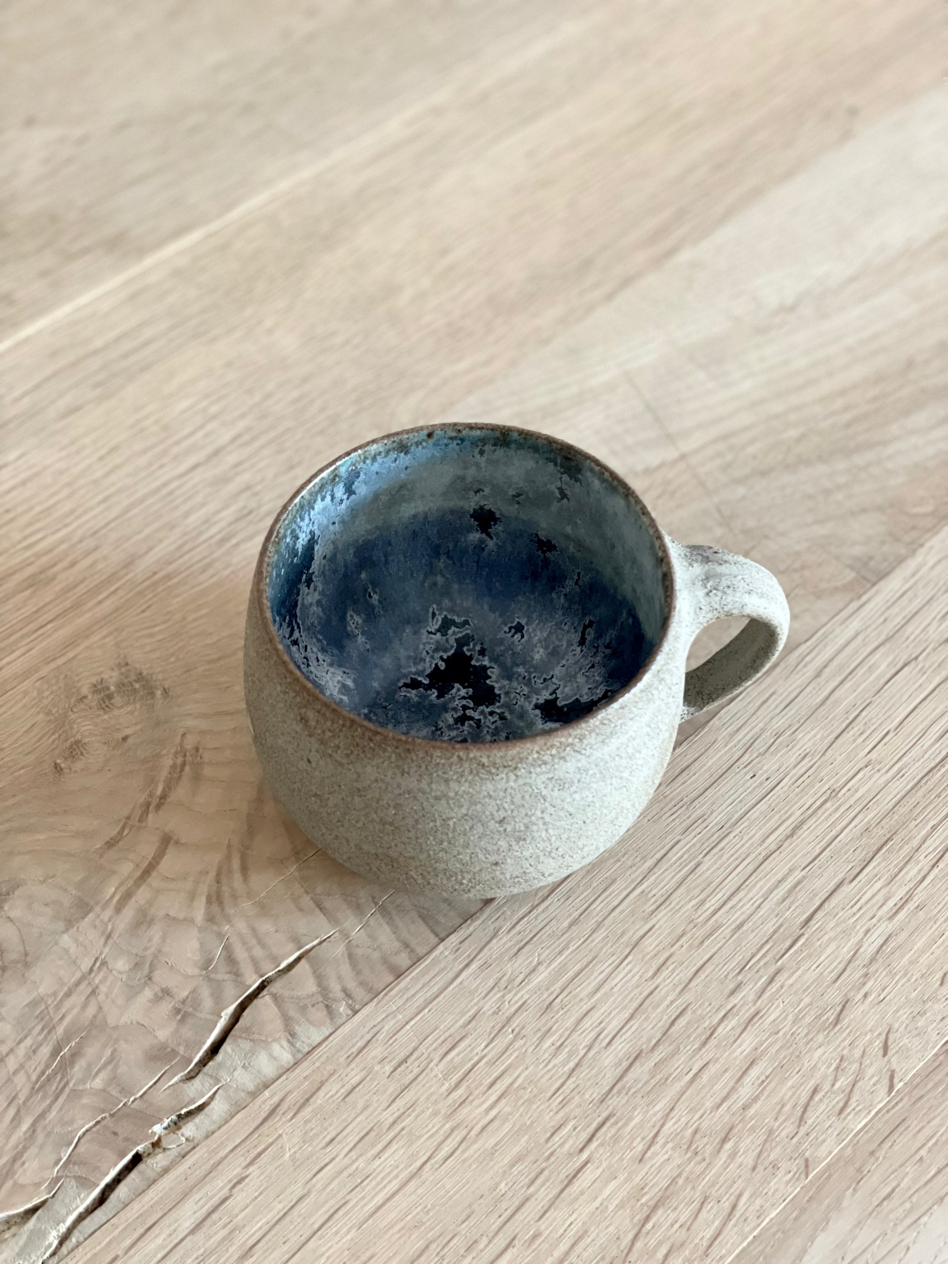 Aage Würtz Still Got The Blues/Raw Ceramic Coffee Mug - Handmade Artisan Mug for Tea, Coffee & Hot Drinks - Perfect Gift for Music Lovers & Blues Fans
