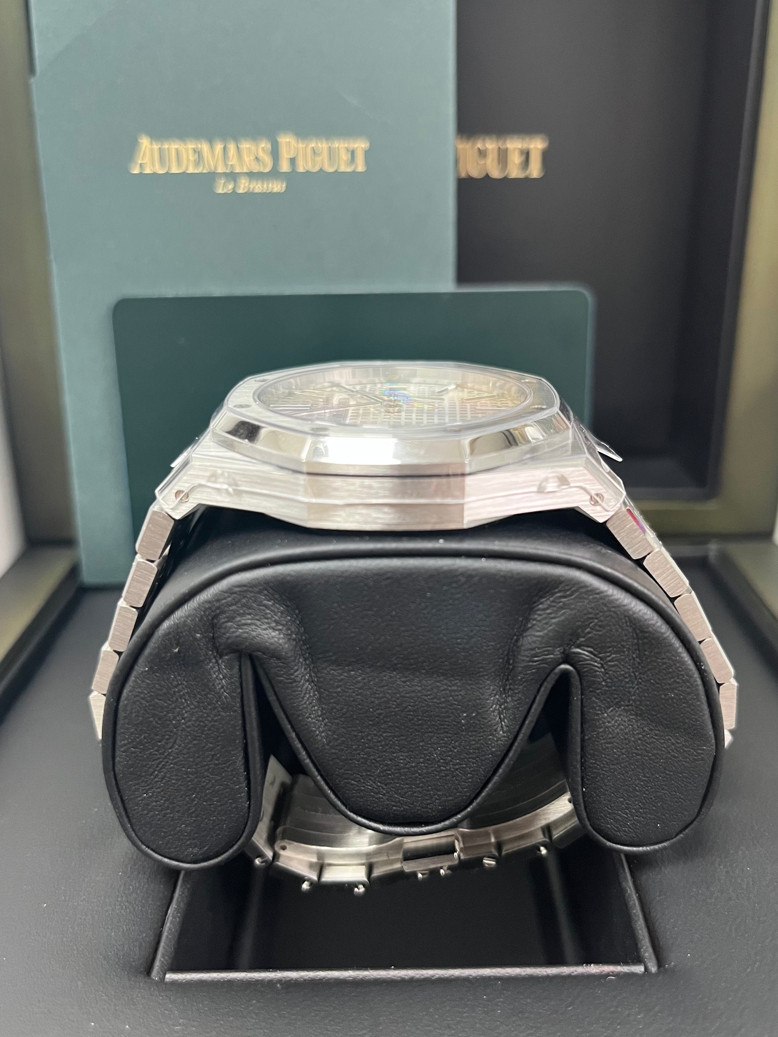 Audemars Piguet Royal Oak 41mm Selfwinding Watch - White Dial Stainless Steel Ref. 15510ST.OO.1320ST.08 | Luxury Timepiece for Men, Business & Formal Occasions