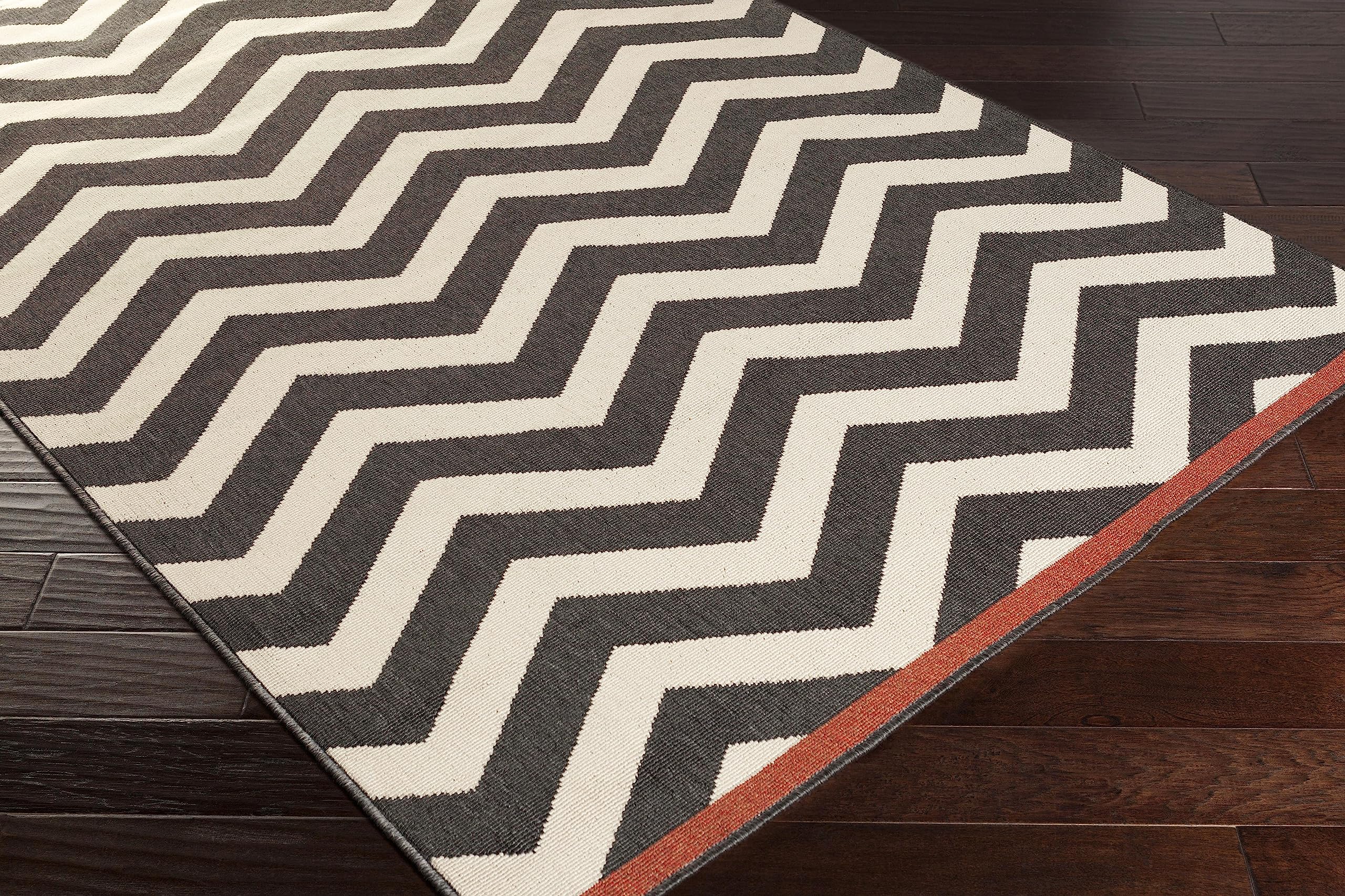 Alamaraz Black and Beige 5'3