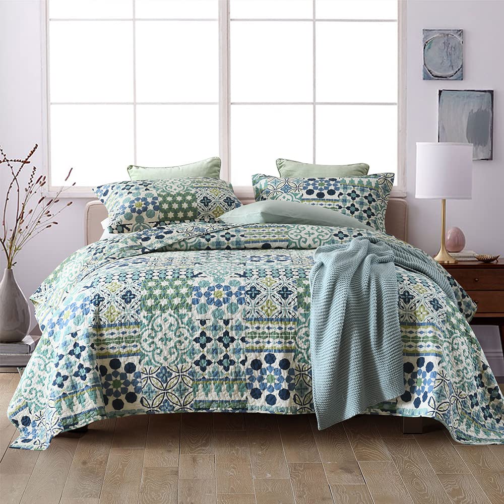 Vintage Bohemian Patchwork Cotton Bedspread Quilt Set - Reversible Coverlet & Comforter (Green, King Size) for Cozy Bedroom Decor & Boho Chic Home Styling